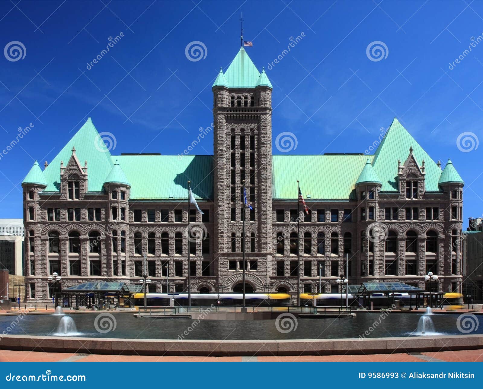 Minneapolis City Hall stock image. Image of splash, hall 9586993