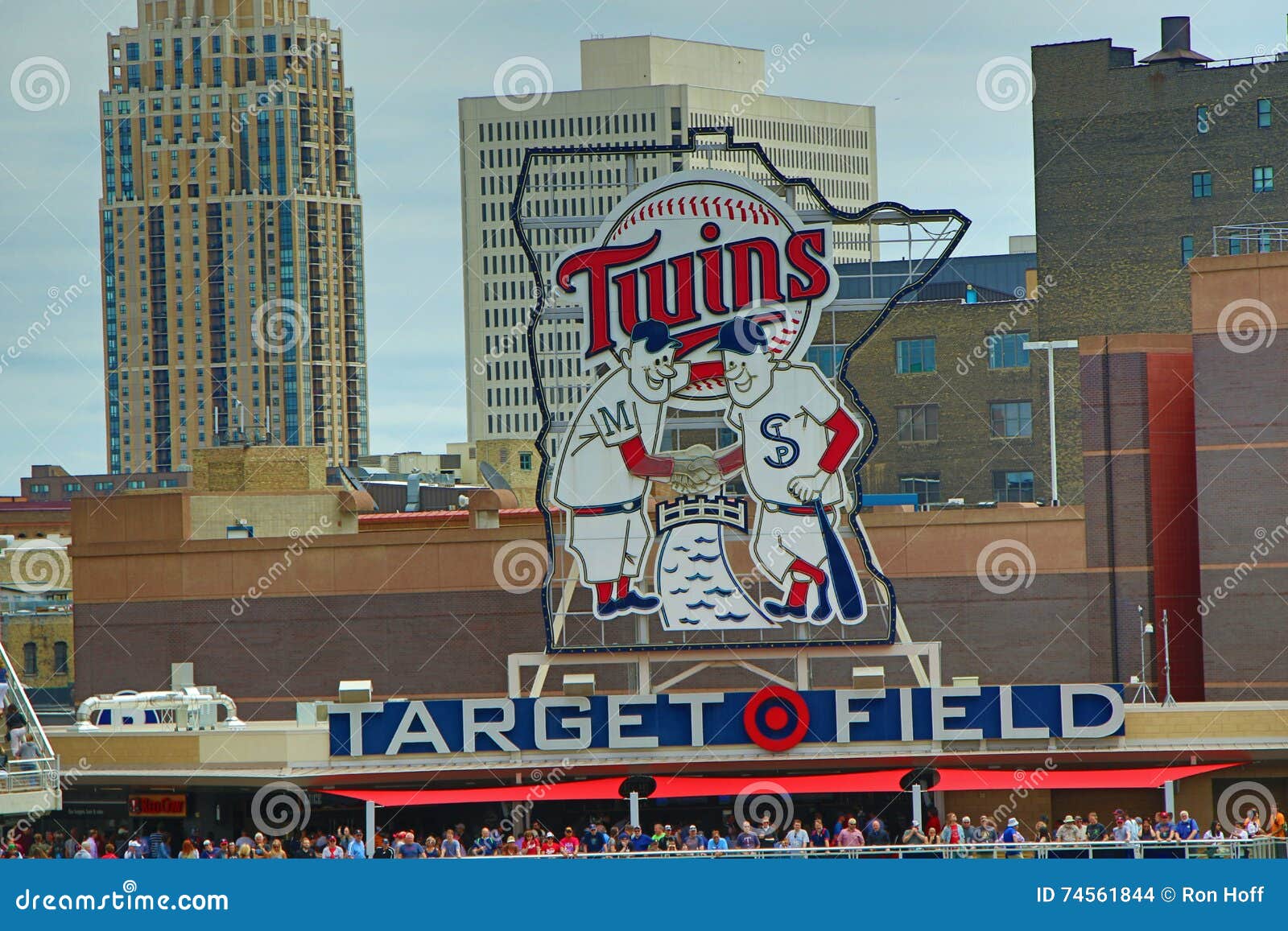 Target Center Stadium In Downtown Minneapolis Minnesota Stock Photo -  Download Image Now - iStock