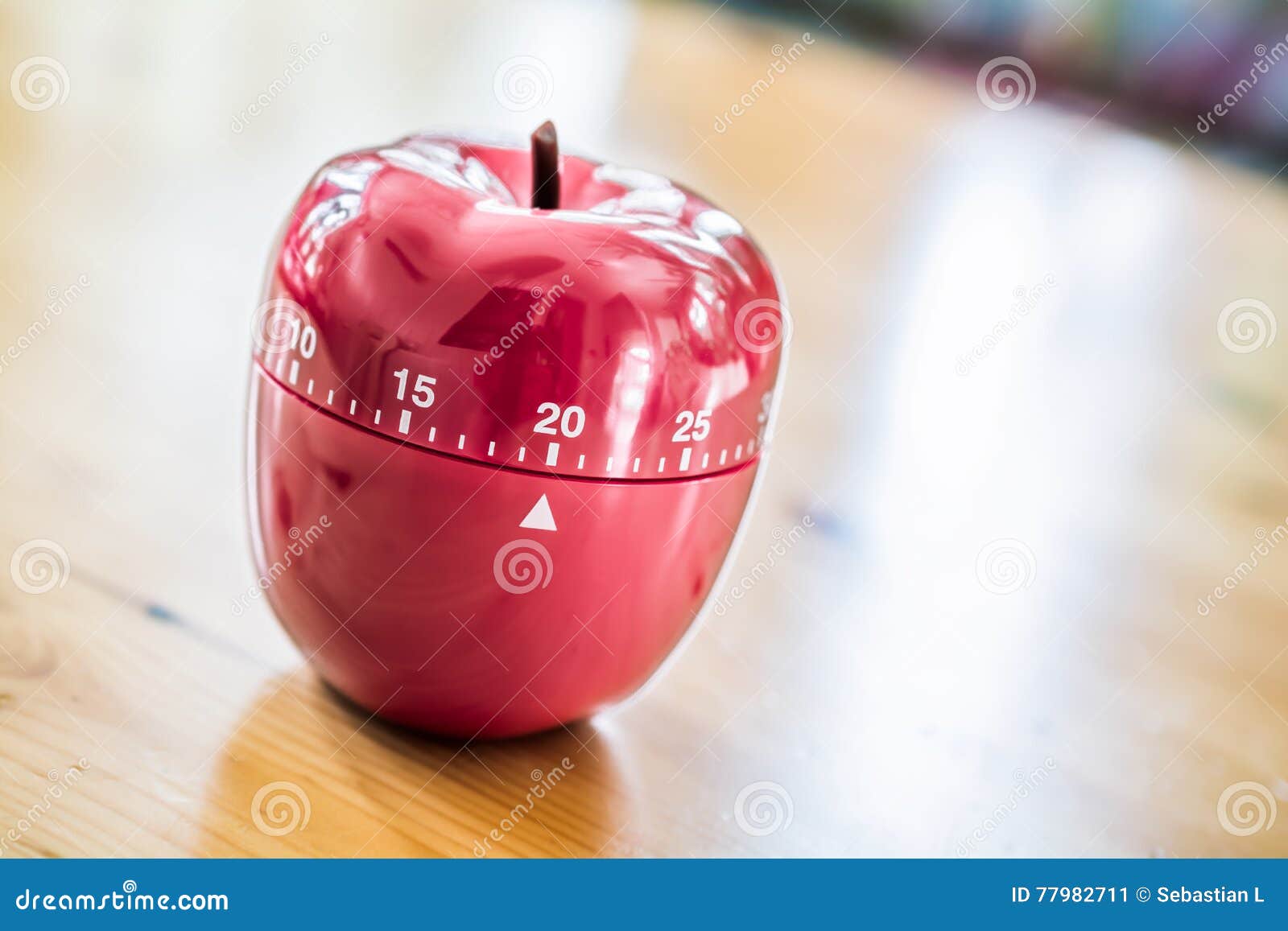 20 Minutes - Kitchen Egg Timer in Apple on Wooden Table Stock Image - Image of clock, kitchen: 77982711