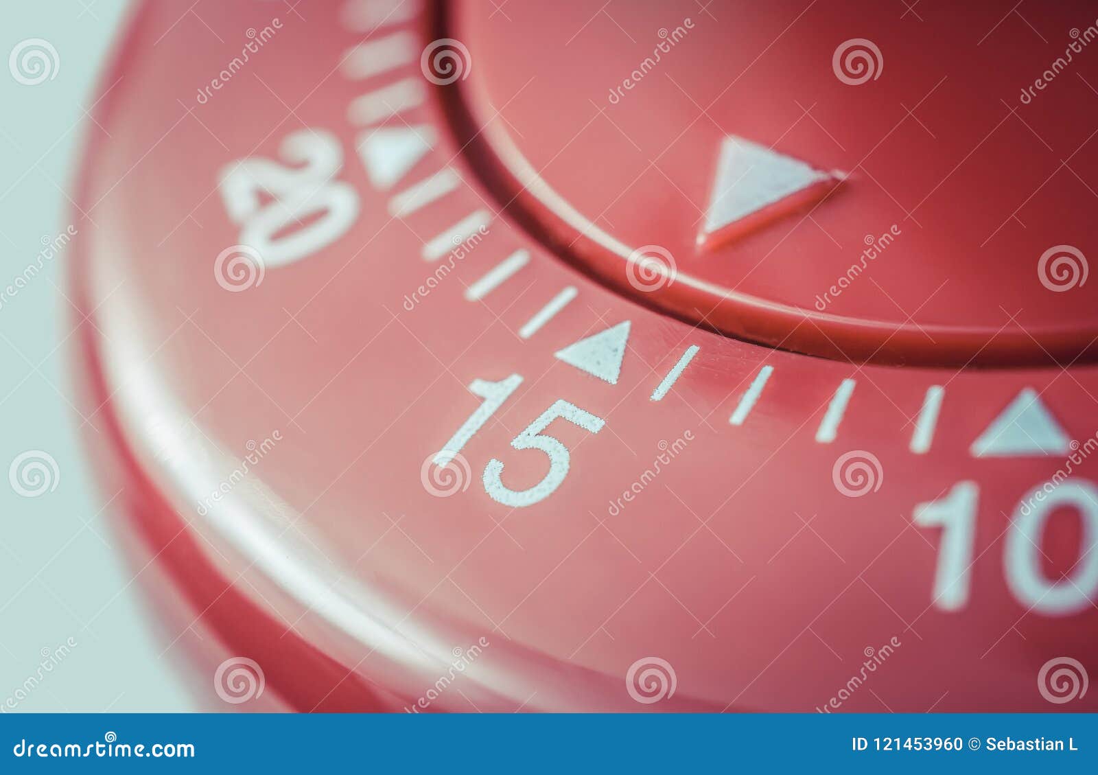 15 Minutes - Macro of a Flat Red Kitchen Egg Timer Stock Photo Image of flat, fifteen: 121453960