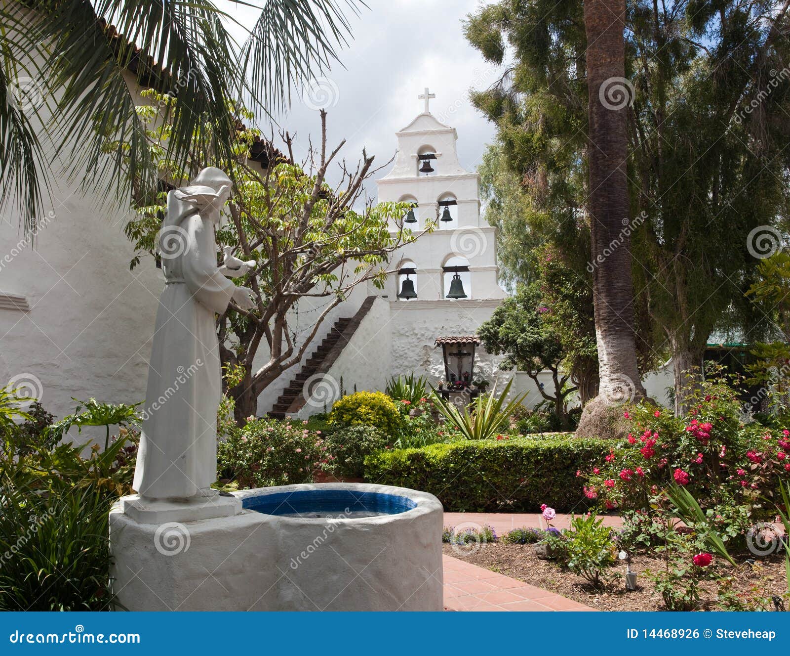 Misión San Diego de Alcalá foto de archivo. Imagen de naturalizado -  14468926, image size:1600x1327