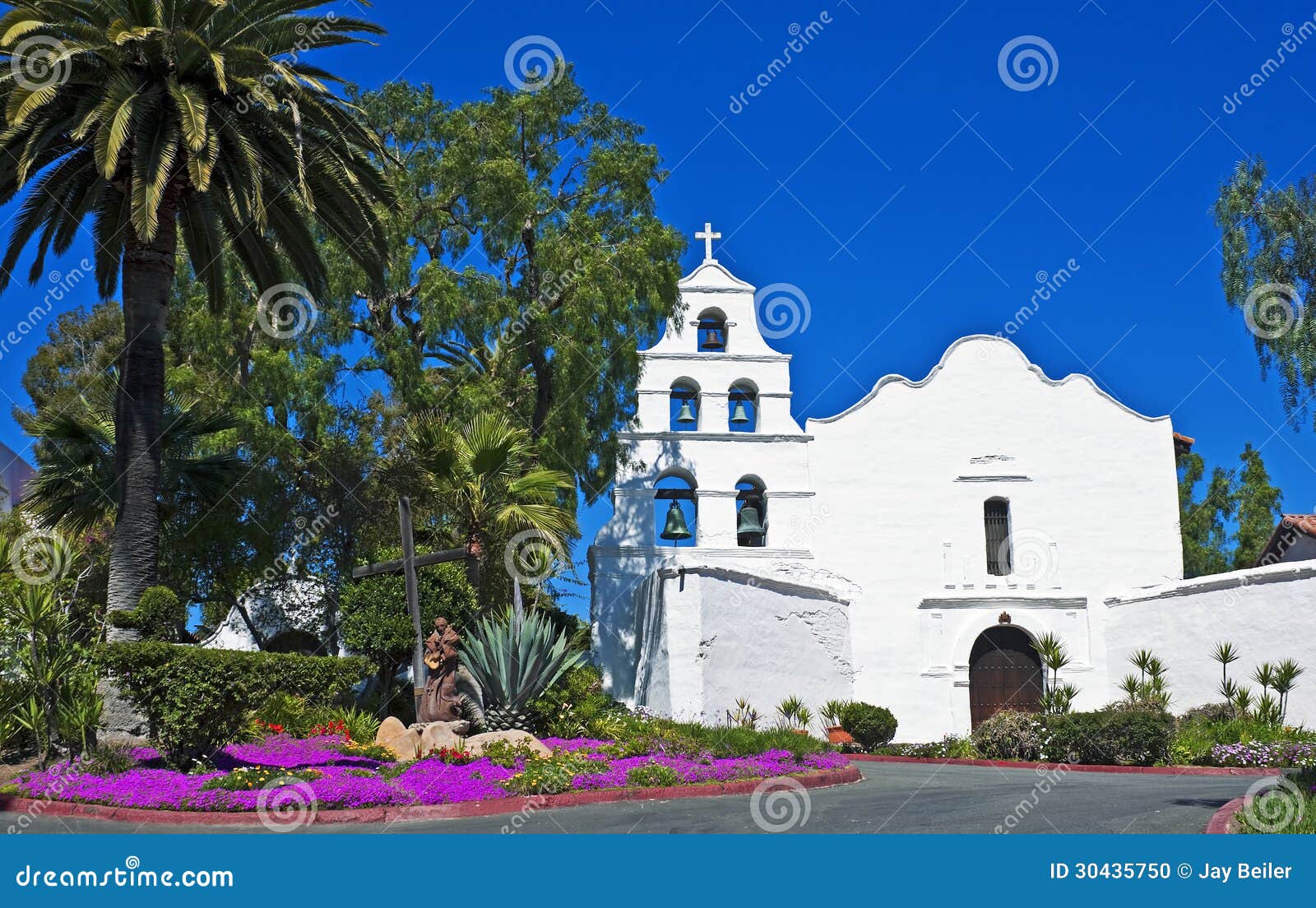 Misión San Diego de Alcalá foto de archivo. Imagen de misiones - 30435750, image size:1600x1104