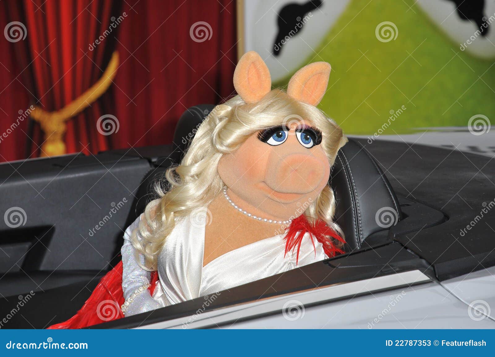 Miss Piggy, the Muppets editorial stock photo. Image of miss - 22787353