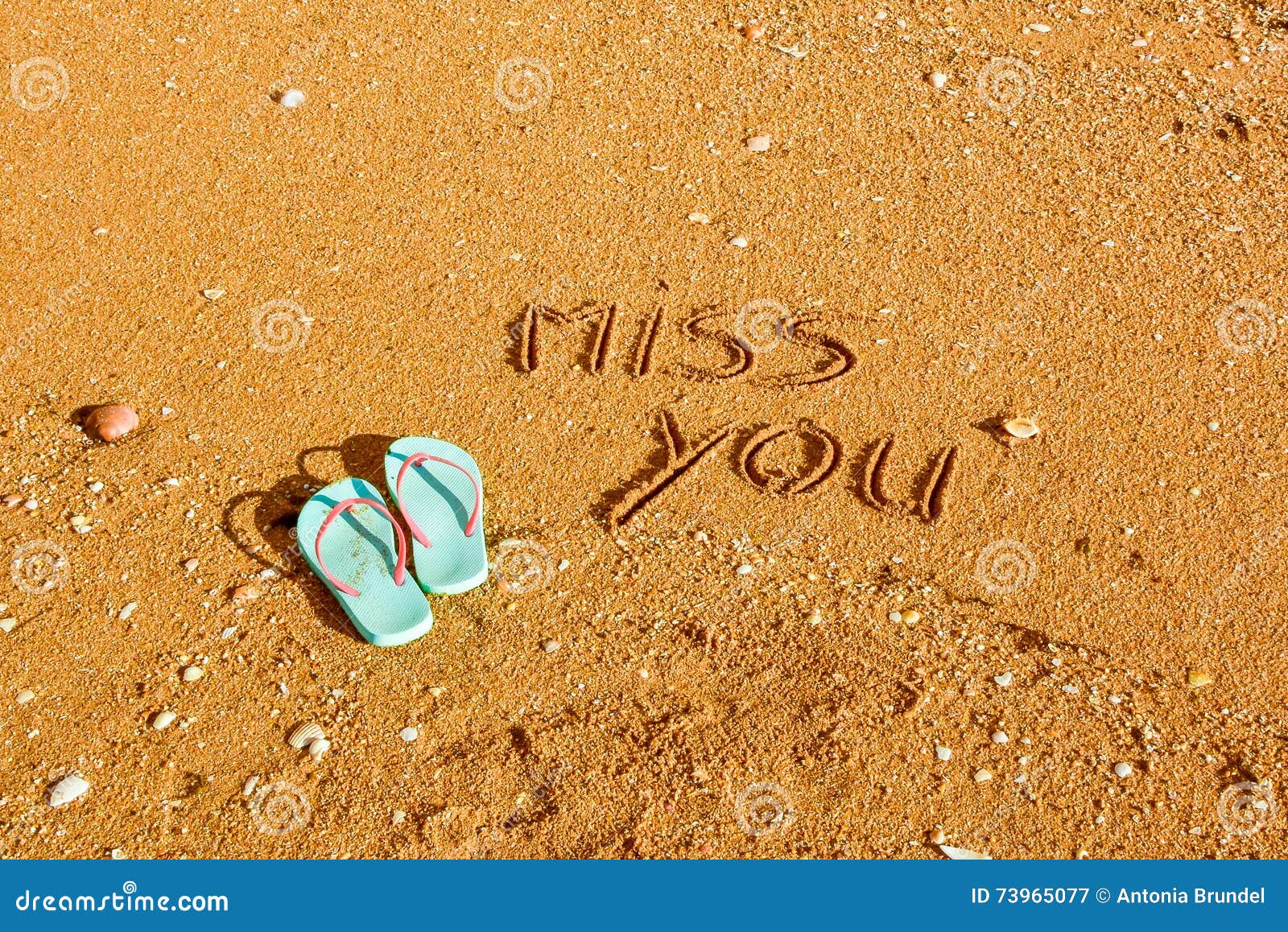 Take me to the beach. Miss you на песке. I Miss you надпись на песке. Надпись на песке лето. I Miss you фото на песке.