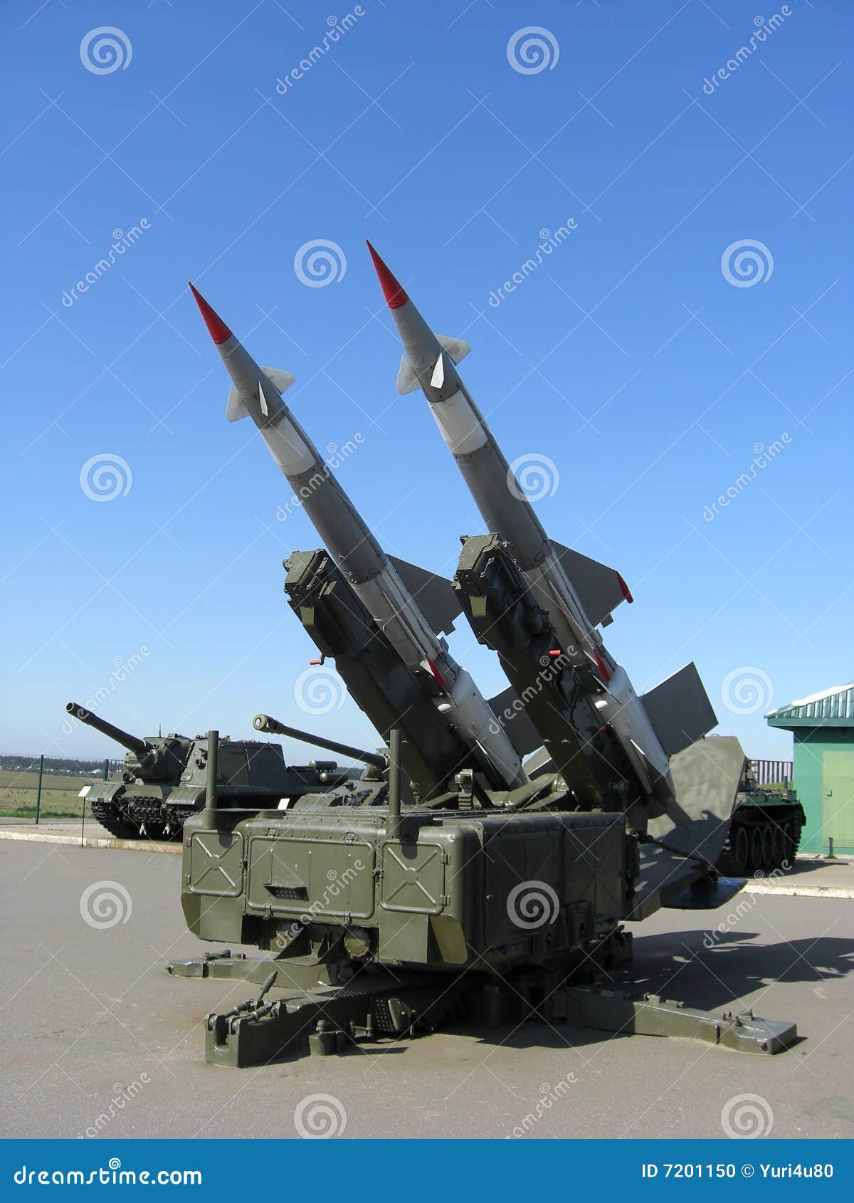 https://thumbs.dreamstime.com/z/missile-launcher-7201150.jpg