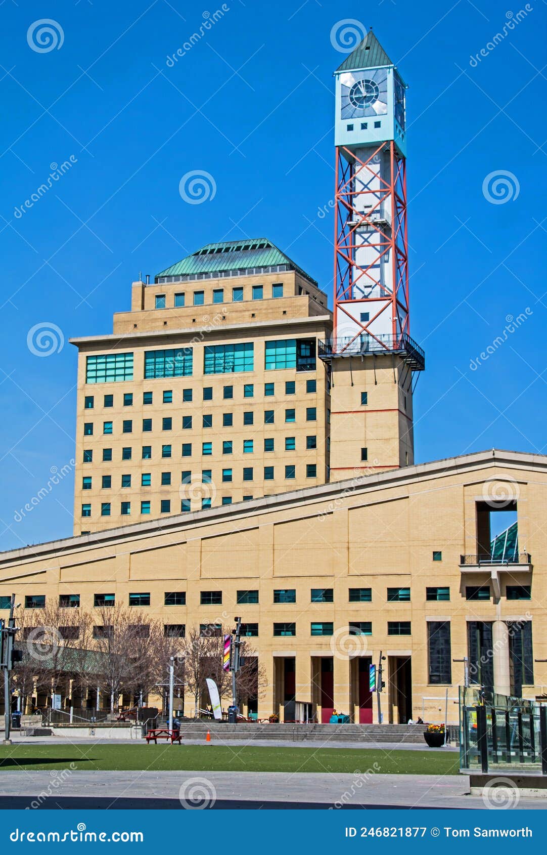 mississauga city hall tours