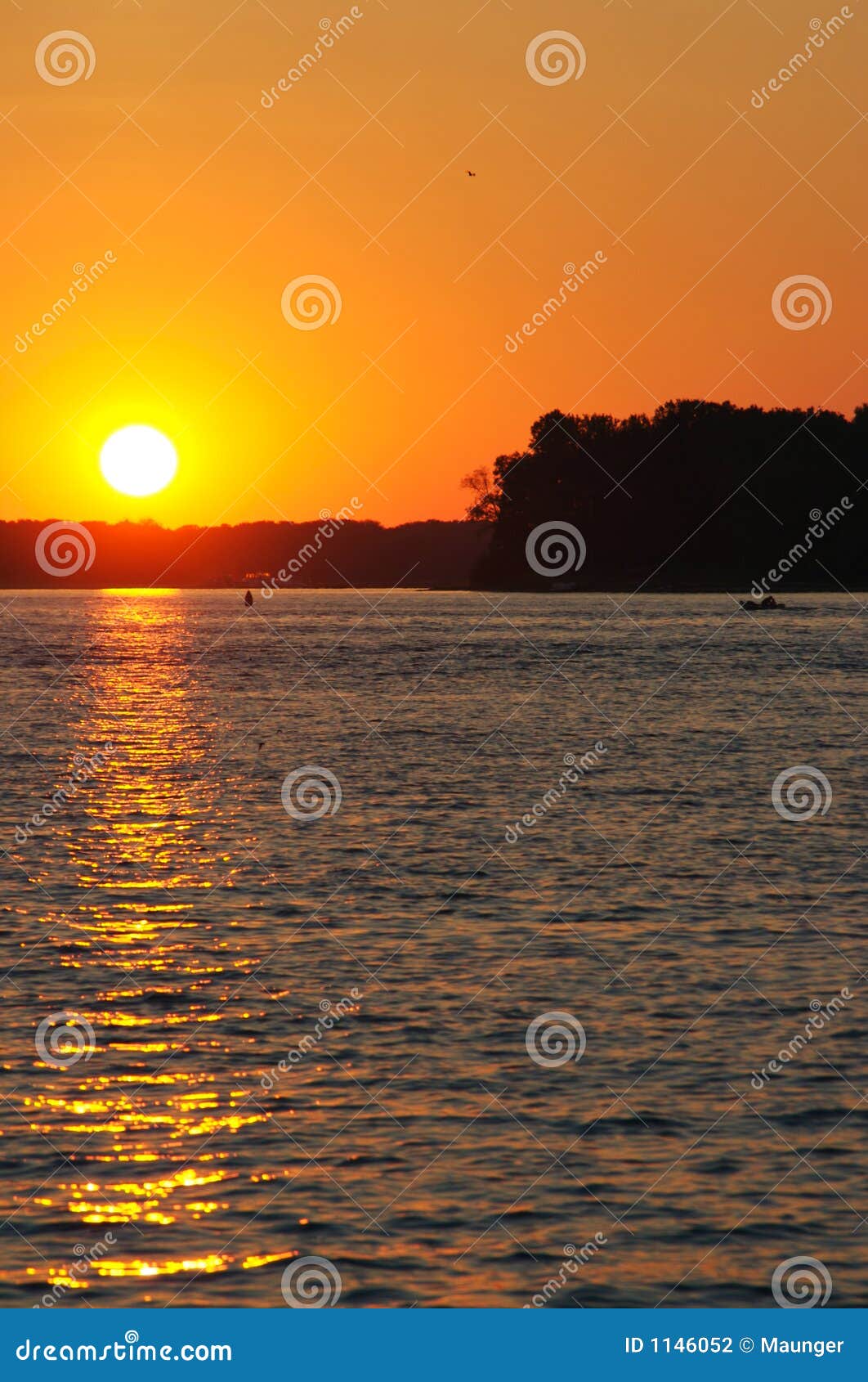 Mississippi River Sunset stock photo. Image of relaxing - 1146052