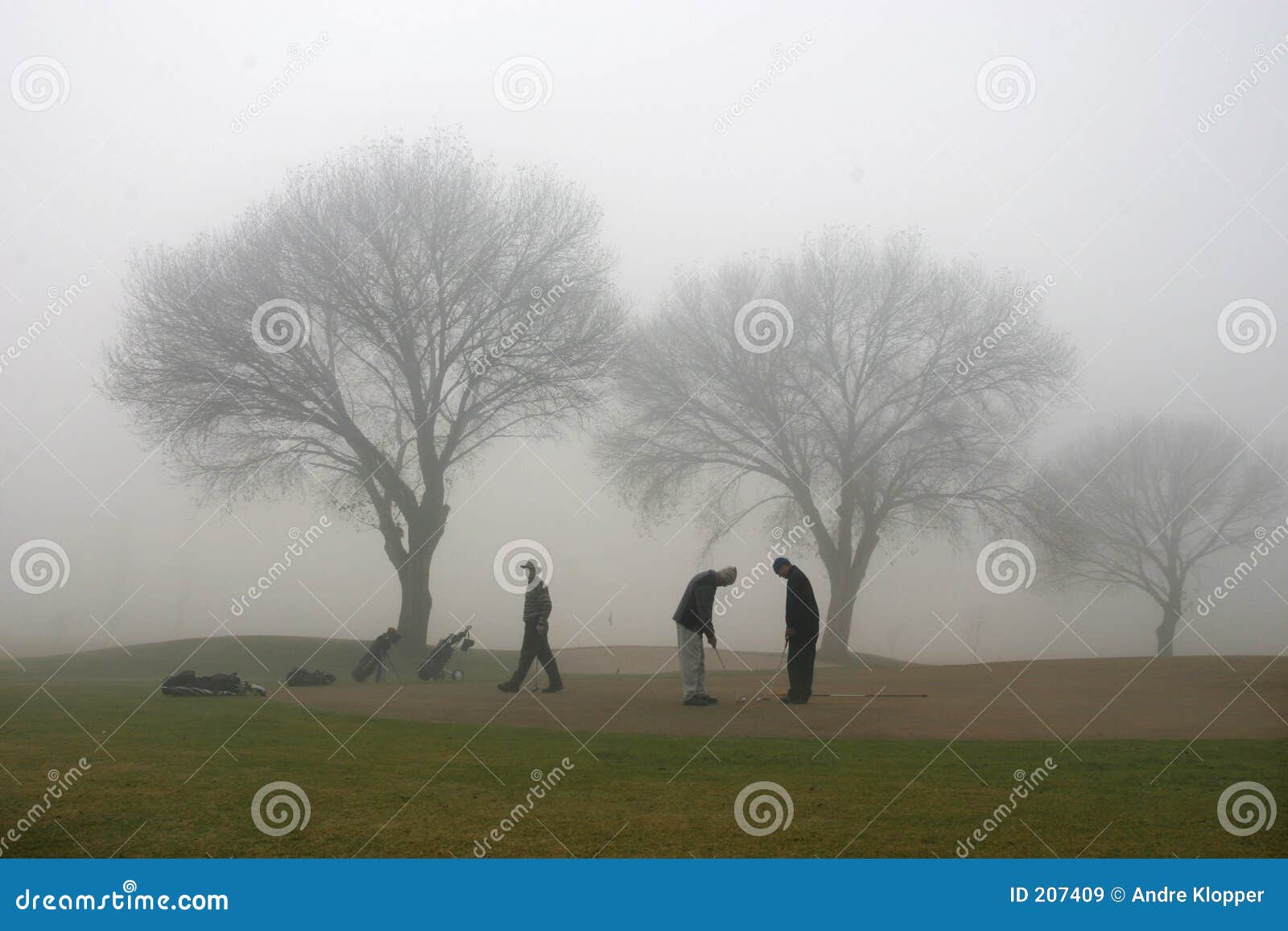 Misty πρωί γκολφ σειράς μαθημάτων