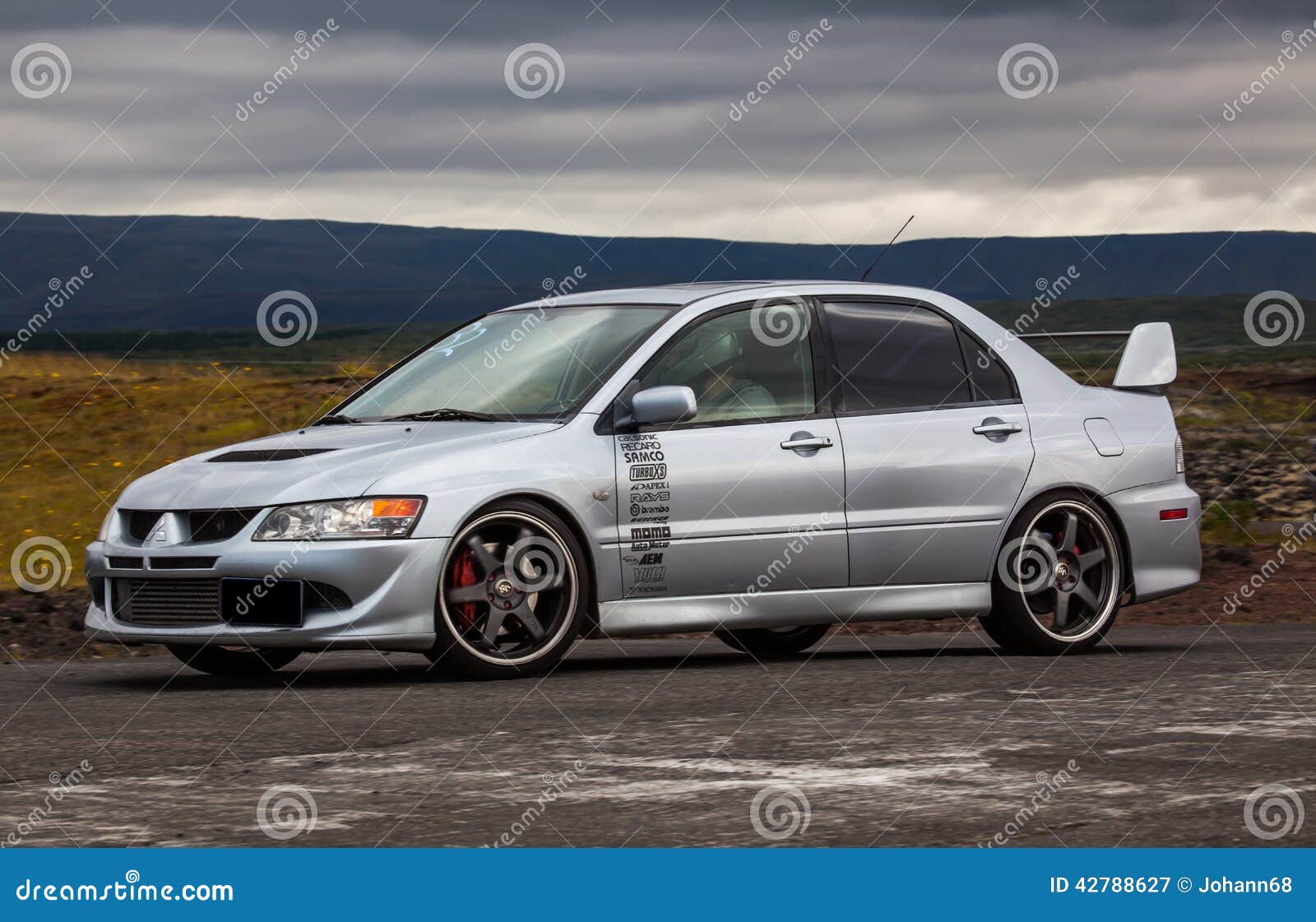 Mitsubishi Lancer images 11 of 11