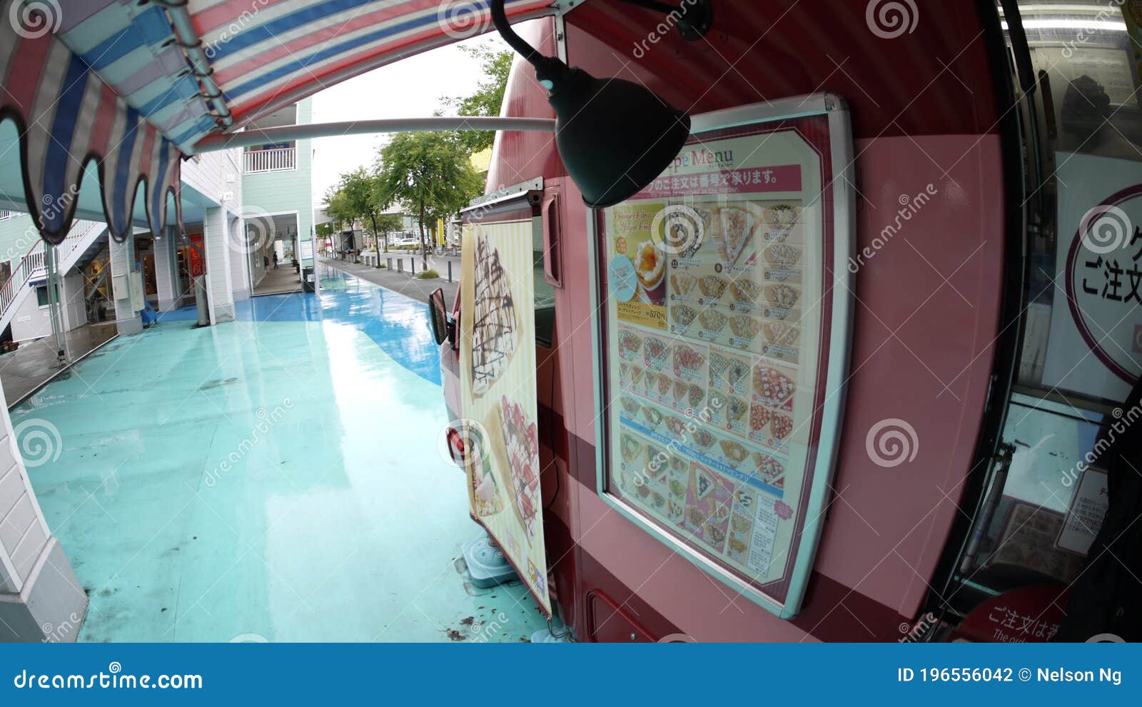 Mitsui Outlet Park Yokohama Bayside Erbjuder Gott Om Shopping Restaurangants Nara Smabatshamnen Redaktionell Arkivbild Bild Av Affar Detaljhandel