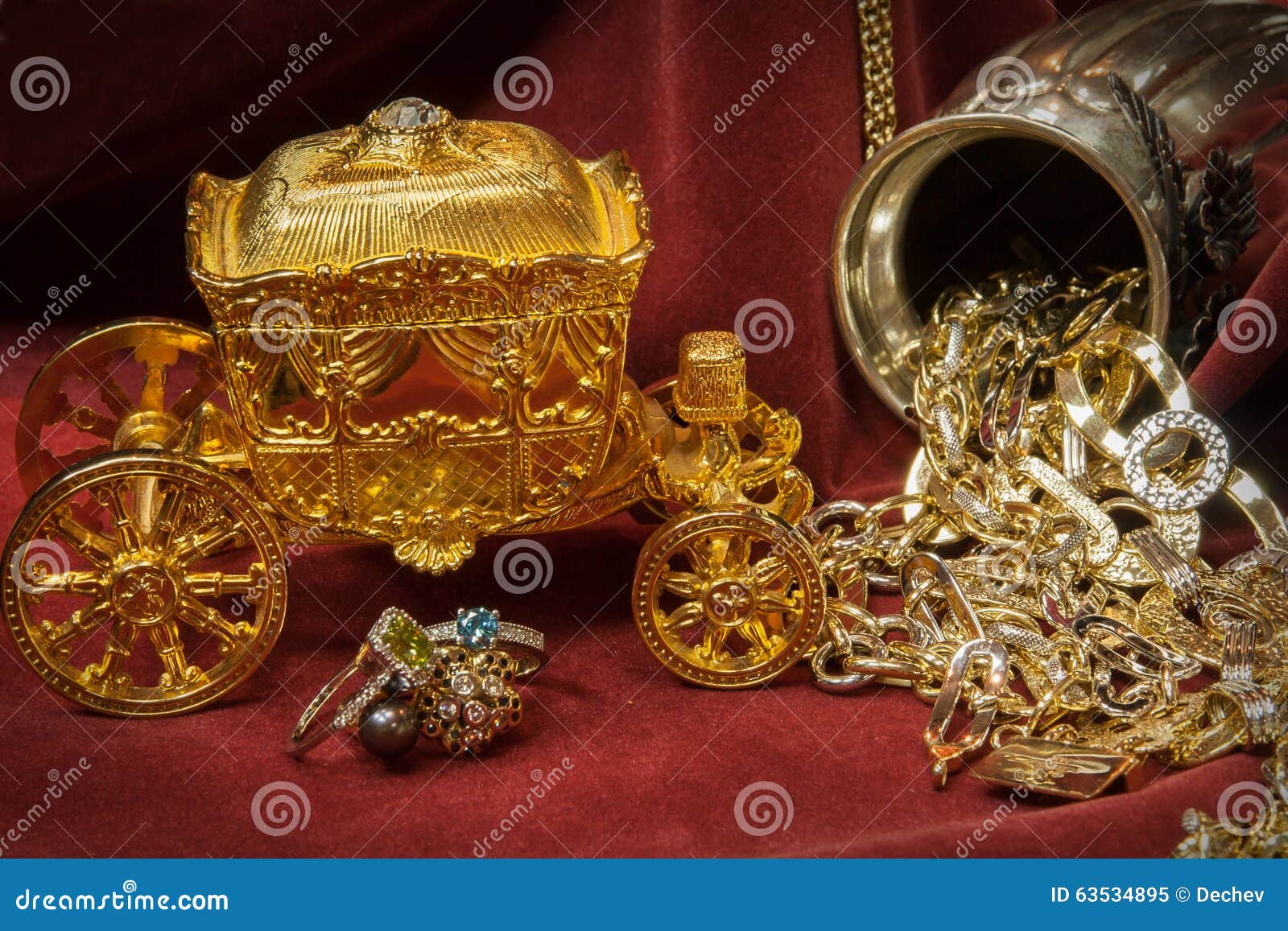 Mixed Gold, Silver and Diamonds Jewelry. Treasure Stock Image Image of fashion, beauty 63534895
