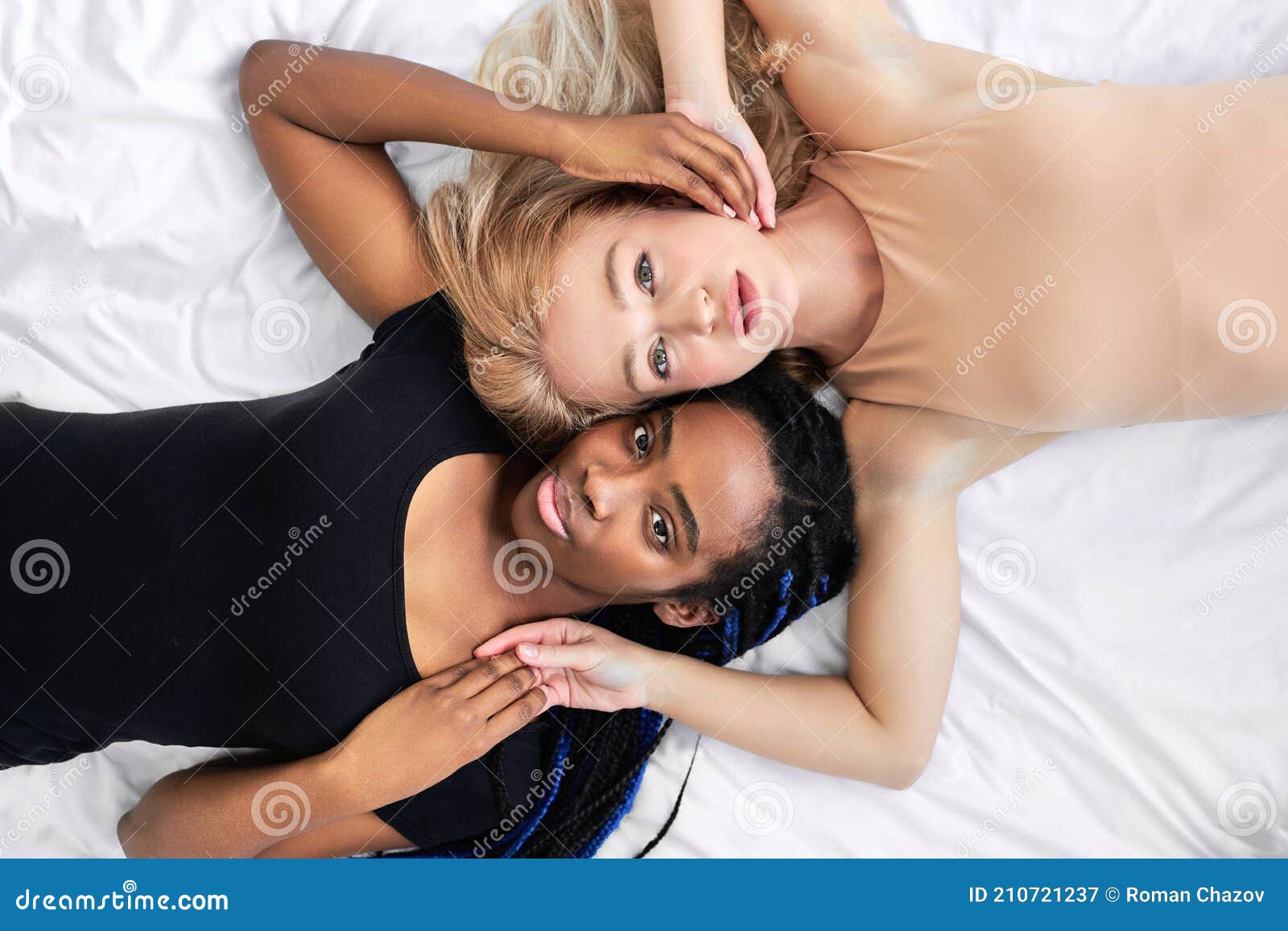 Sexy 2 lesbians