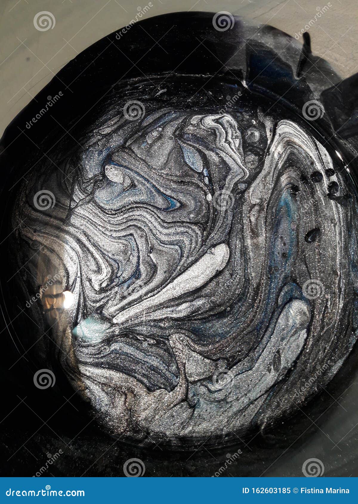 greb selvfølgelig klippe Mixing a Metal Component with Black Paint - Preparing Enamel for Painting a  Car Stock Image - Image of preparing, black: 162603185