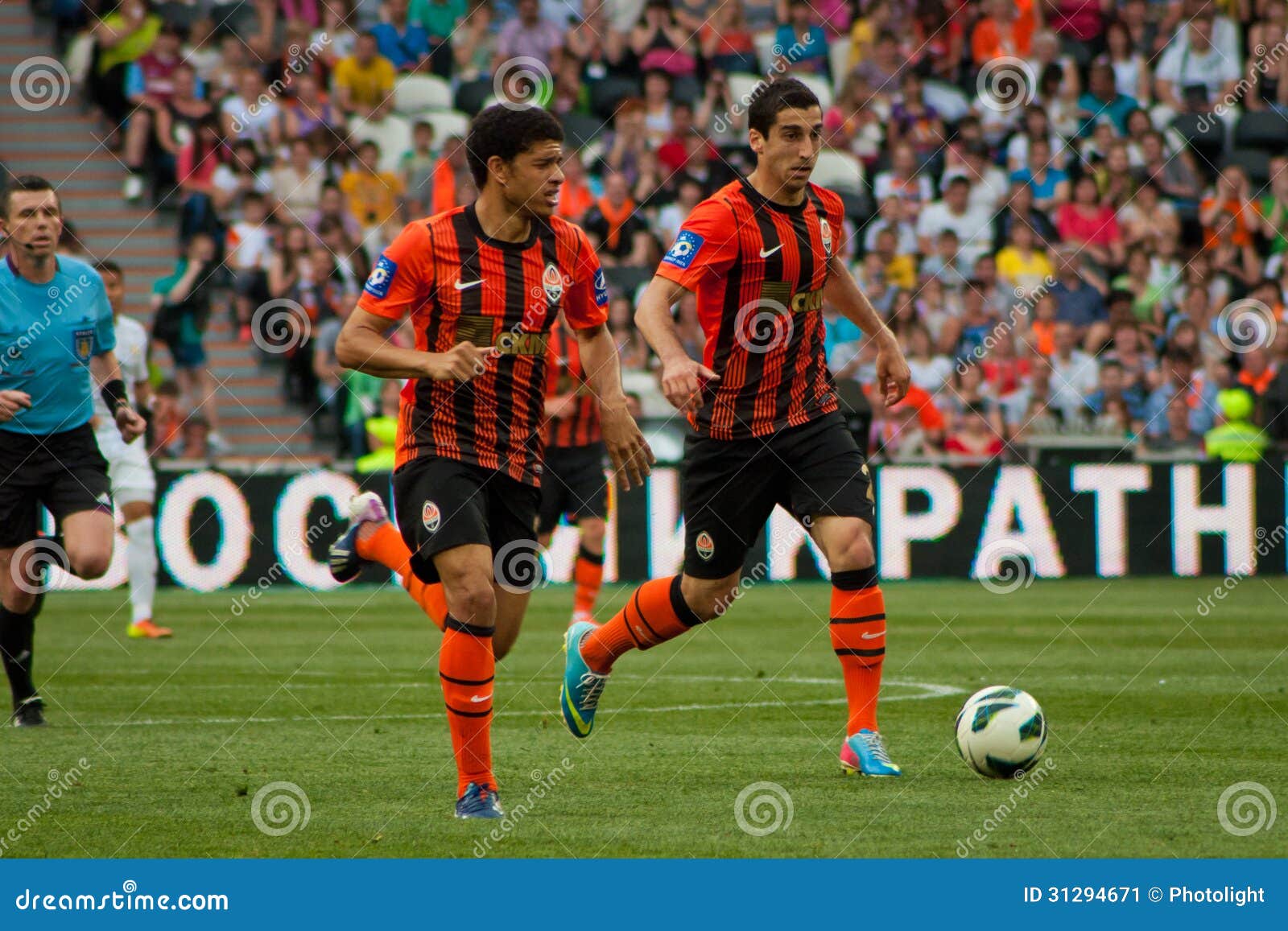 Mkhitaryan Henrikh and Taison Forwards of Football Club Shakhtar Editorial  Photo - Image of green, football: 31294671