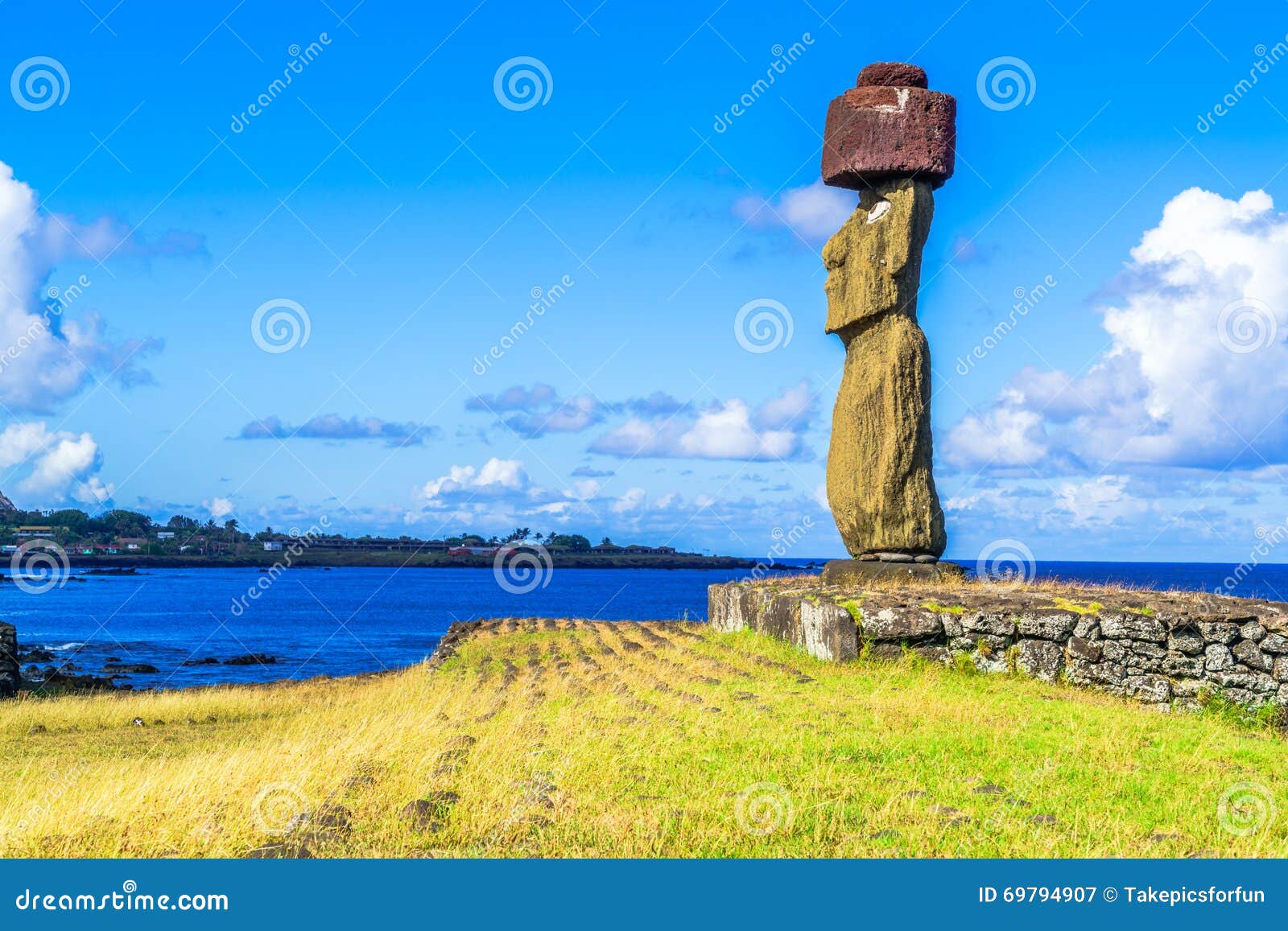 moai at ahu ko te riku