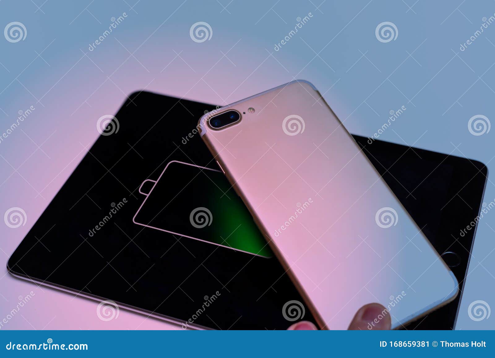 Mobile Phone Charging Wirelessly by Sharing Battery Via Device To