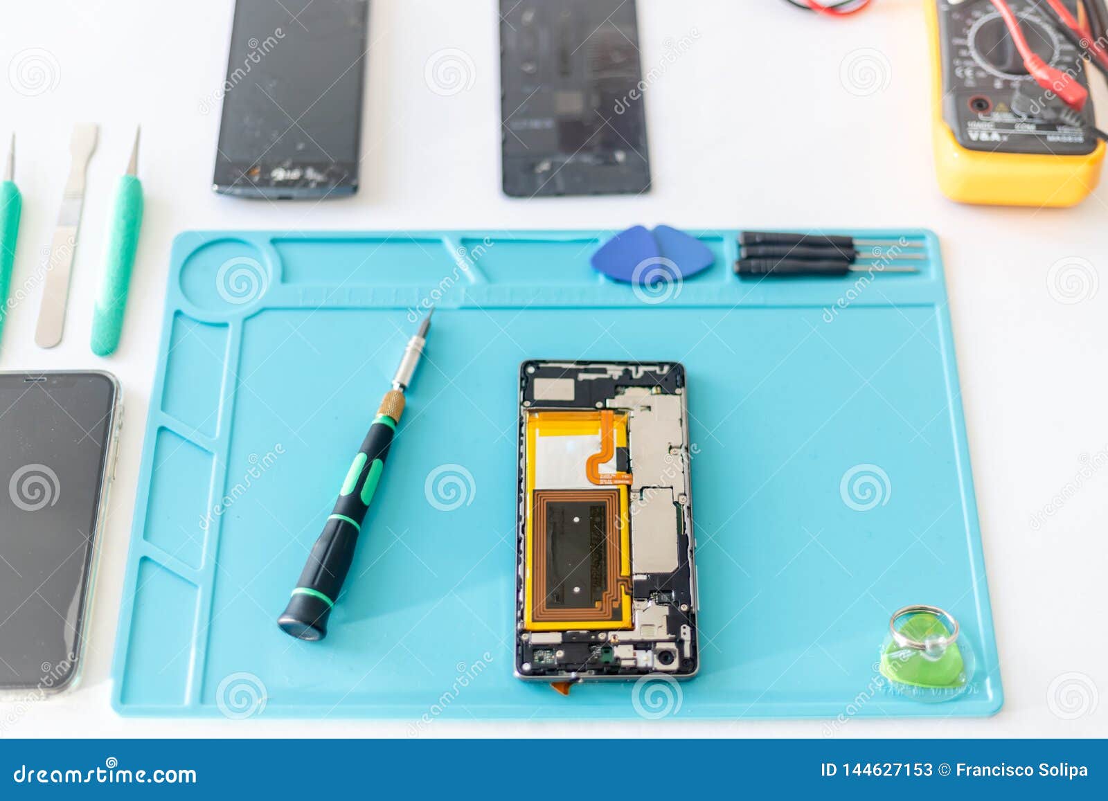 Mobile Phone Parts and Repairing Tools, Technician Workspace Stock