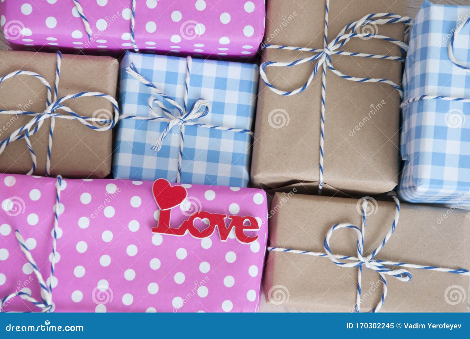 Download Mockup Boxes For Gifts Of Kraft Paper On A Wooden ...