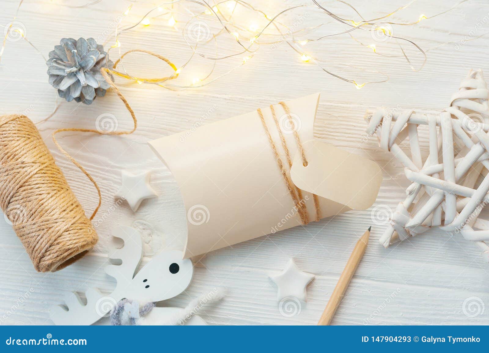 Download Mockup Christmas Kraft Gift Boxes With Tag On Wooden ...