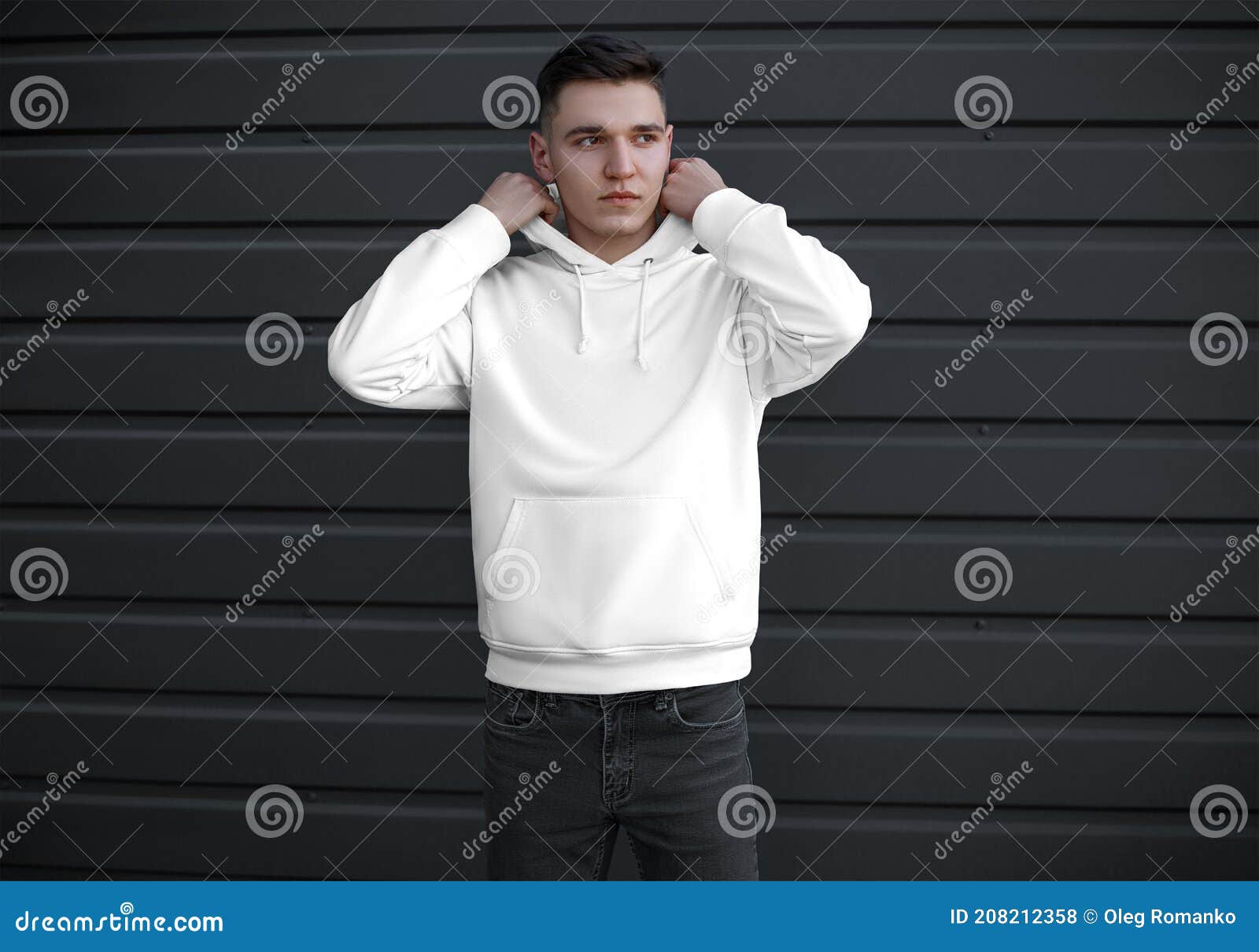 Mockup Sudadera Blanca Capucha Con Un Bolsillo En Un Tipo Enderezando Una Capucha Vista Frontal Mens Blanco Ropa De Manga Larg Foto de archivo - Imagen de cara, individuo: 208212358