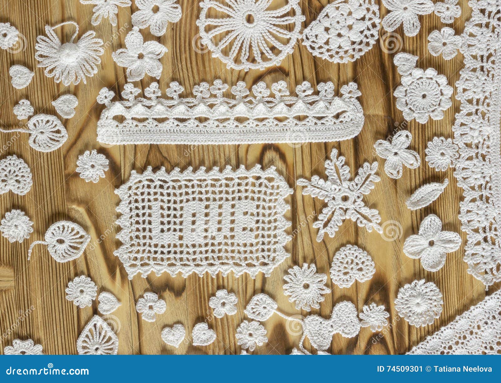 Modèle Blanc Fait Main De Cadre De Crochet Tricotant