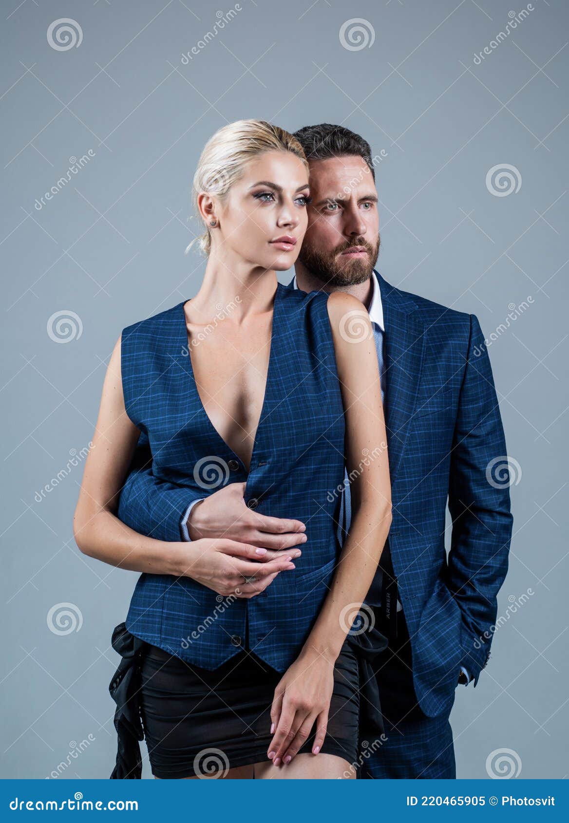 Moda Formal. Confianza. Elegante Pareja Formal Abrazo. Pareja Enamorada. Imagen de archivo - Imagen de confidente, corporativo: 220465905 Moda Formal. Confianza. Elegante Pareja Formal Abrazo. Pareja Enamorada. Imagen de archivo - Imagen de confidente, corporativo: 220465905