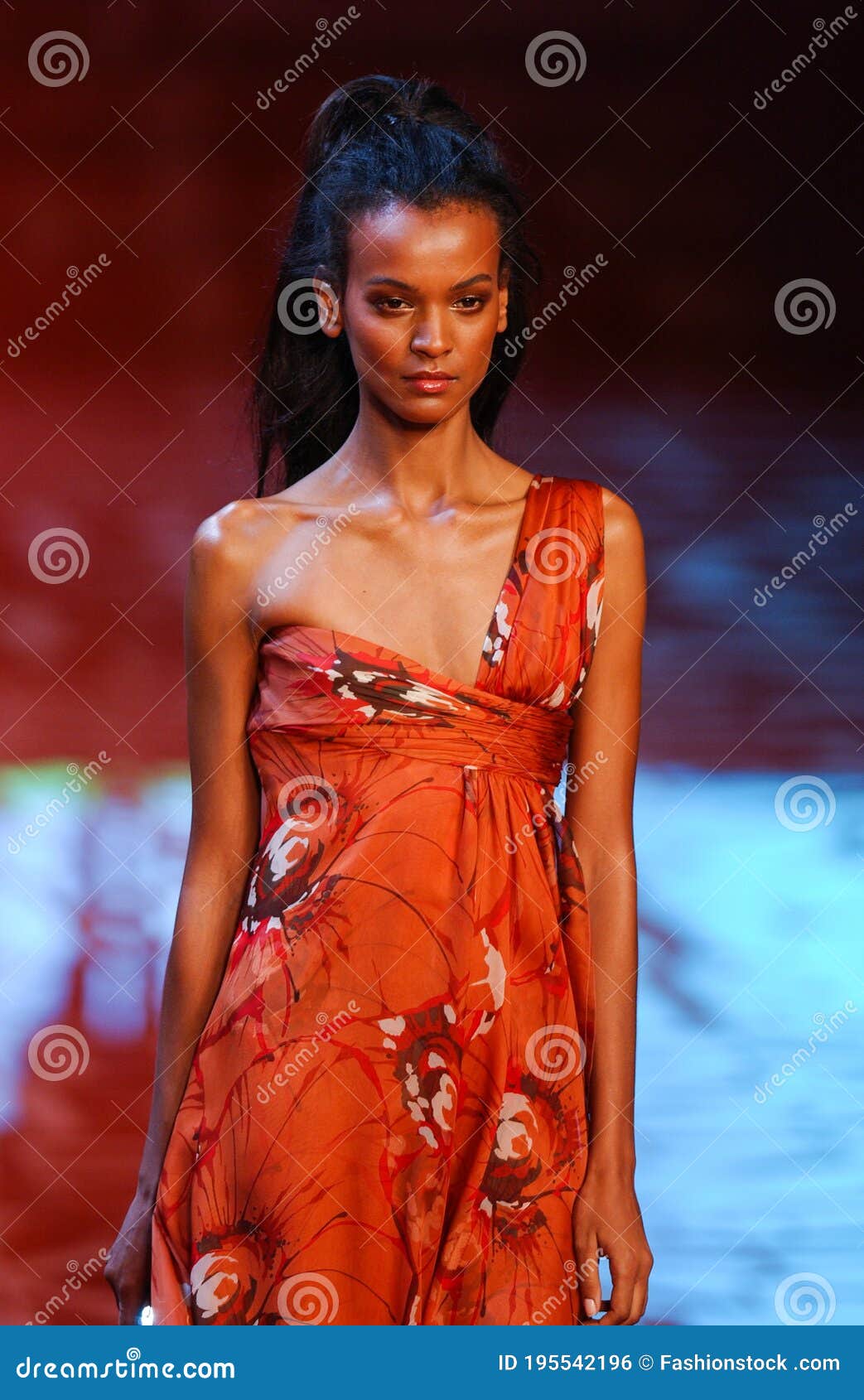 Model Liya Kebede Walks Runway Fashion Show of Valentino Ready-To-Wear  Collection Editorial Photo - Image of defile, fashion: 195542196