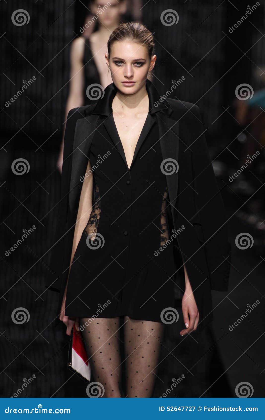 Model Sanne Vloet Walk the Runway at the Diane Von Furstenberg Fashion ...