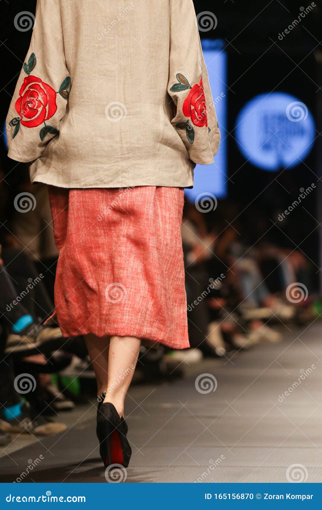 fashion show runway aisle seated legs fashion show runway aisle seated legs