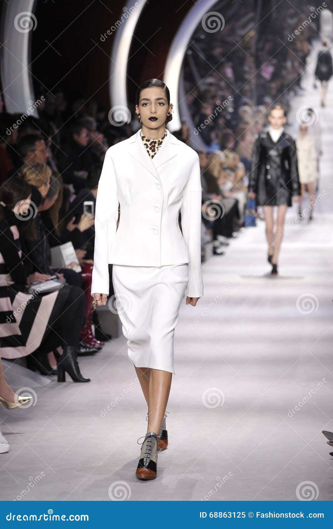 Luisa Beccaria F/W 18 womenswear #33 - Tagwalk: The Fashion Search Engine