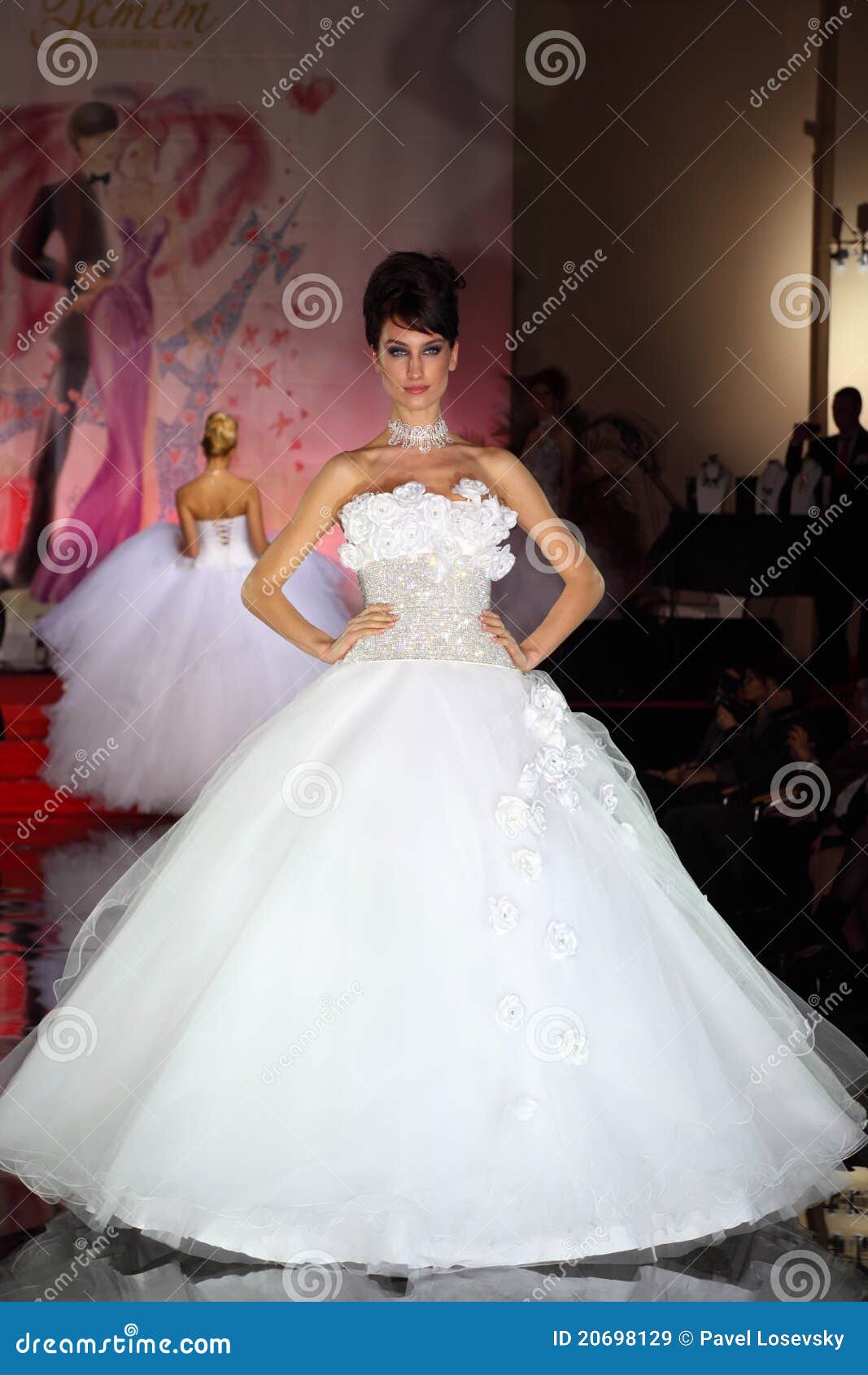 Model Wear Wedding Dress Walks Catwalk Editorial Stock Image - Image of ...