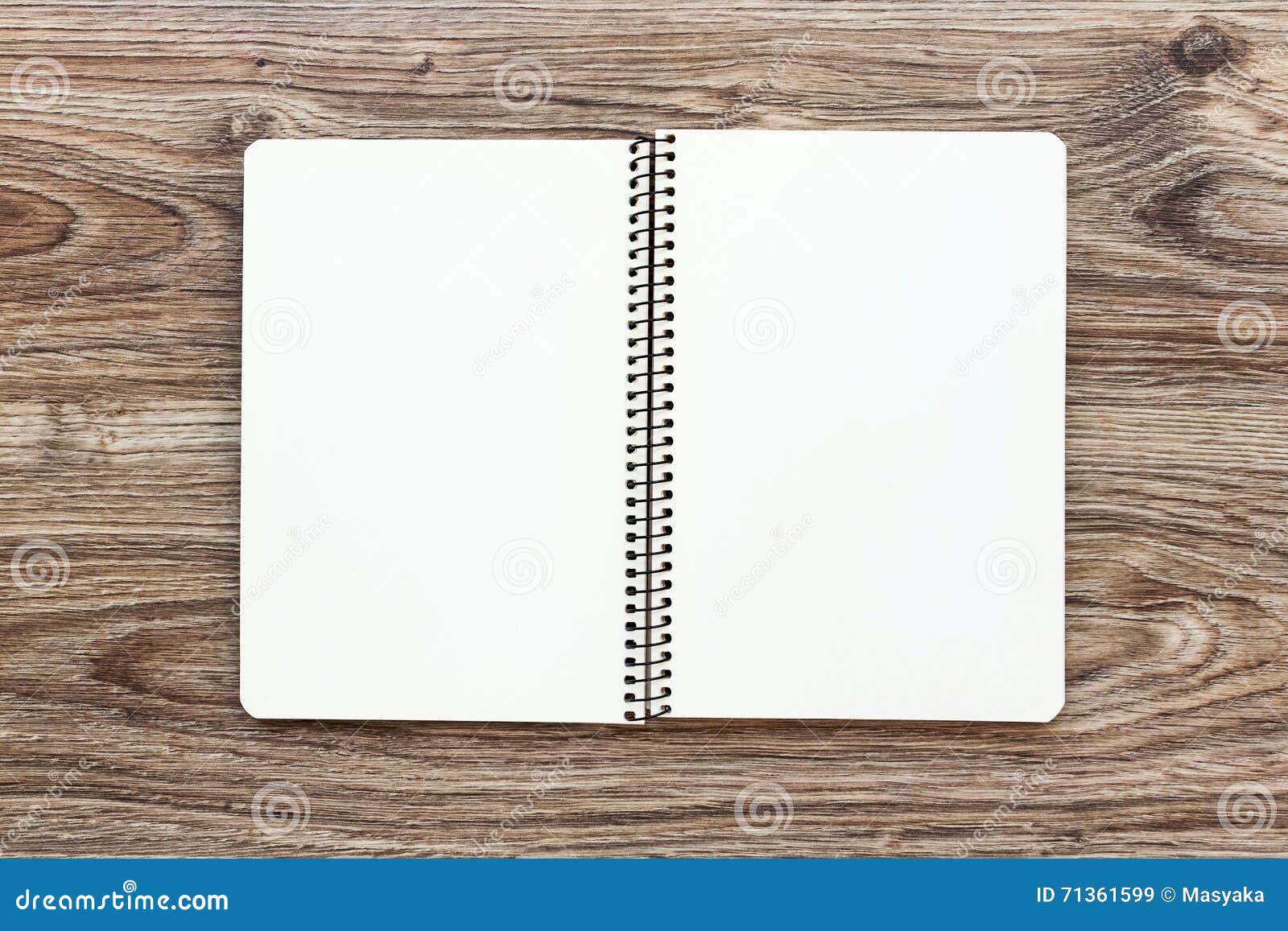 Modello Del Blocco Note Aperto Con Le Pagine in Bianco Su Fondo Di Legno  Immagine Stock - Immagine di nota, disegno: 71361599