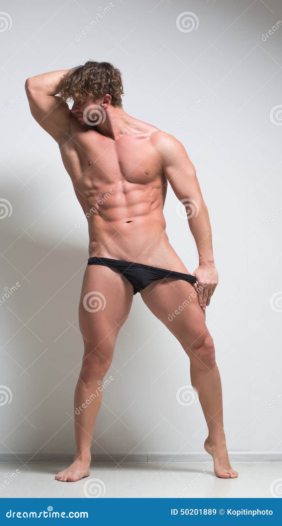 Modello Maschio Molto Muscolare Sexy in Biancheria Intima Immagine Stock -  Immagine di brutale, salute: 50201889