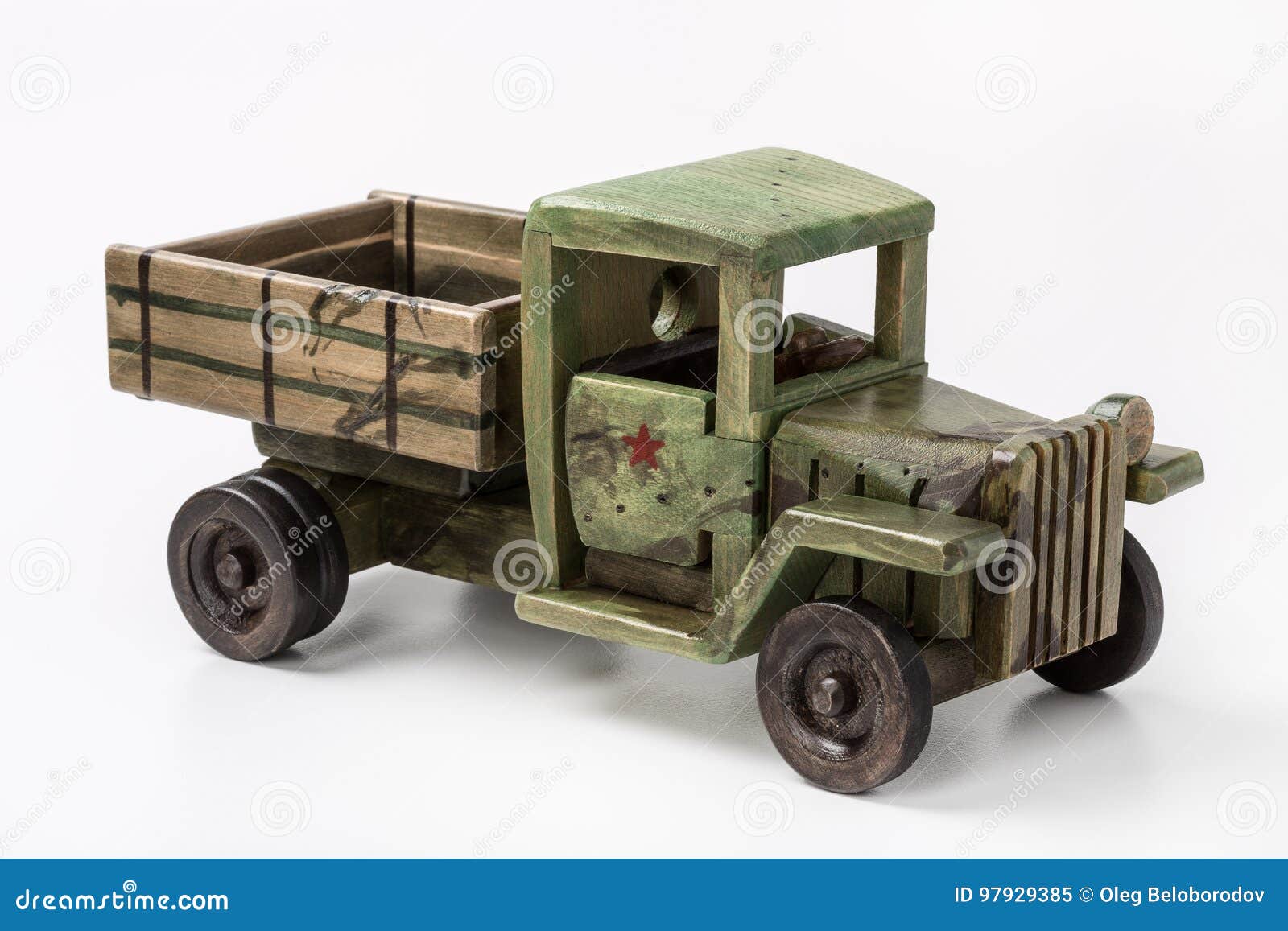 Modelo De Un Vehículo De Combate De La Segunda Guerra Mundial, Un Juguete  Hecho De La Madera Imagen de archivo - Imagen de viejo, carro: 97929385
