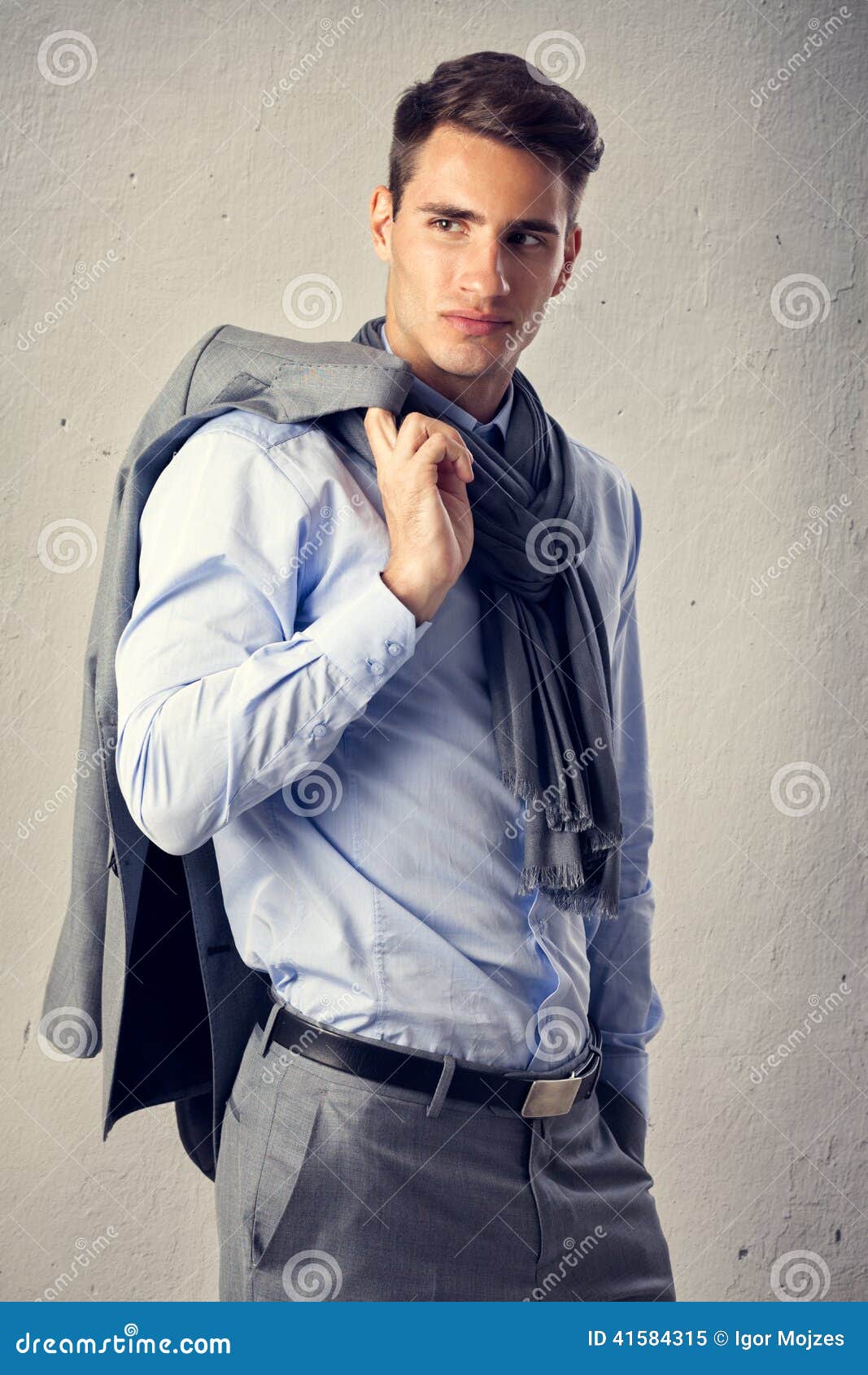 Modelo Masculino En Traje De La Moda Imagen de archivo - Imagen de lifestyle, masculino: 41584315 Modelo Masculino En Traje De La Moda Imagen de archivo - Imagen de lifestyle, masculino: 41584315