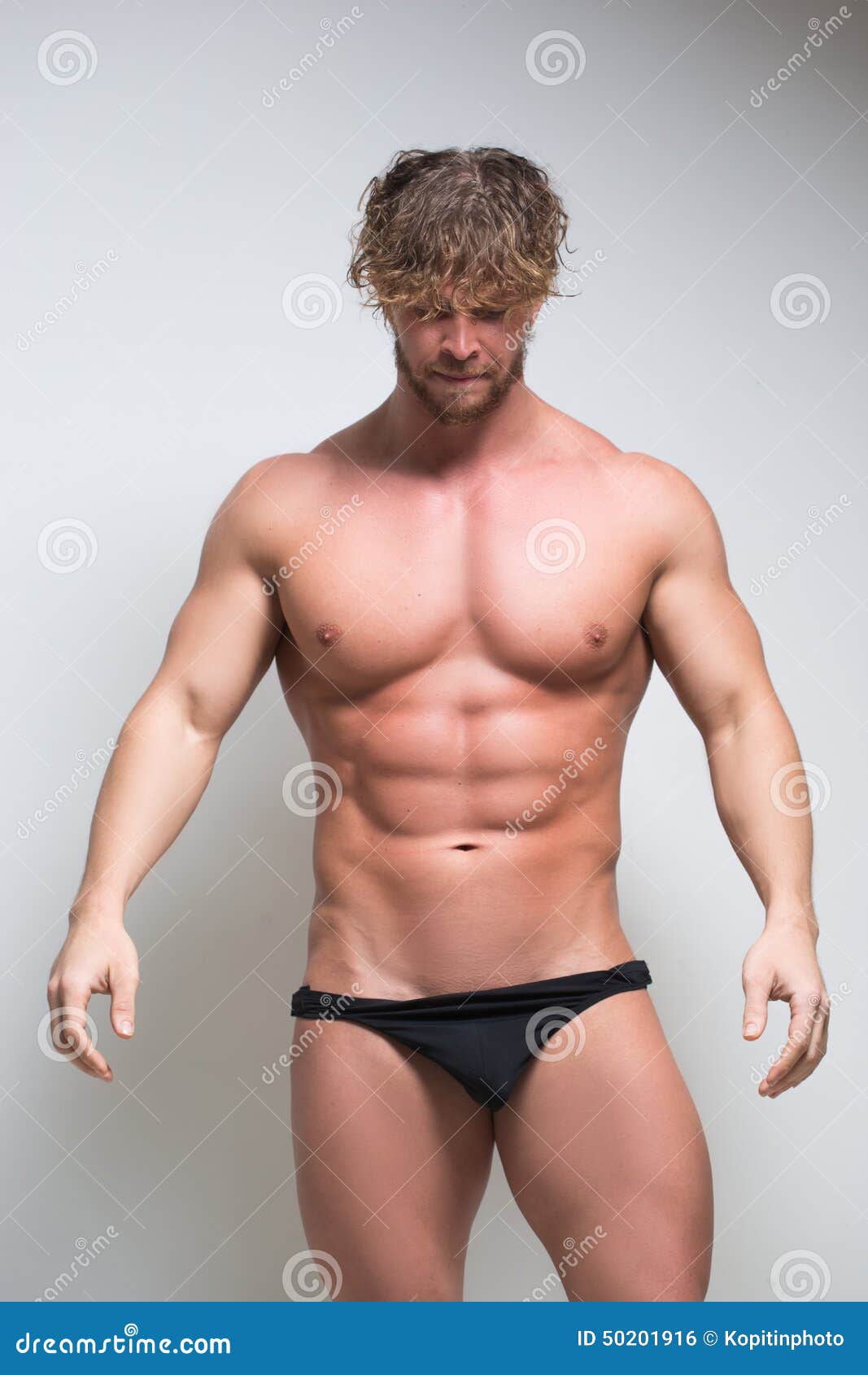 Modelo Masculino Muy Muscular Atractivo Ropa Interior Foto de archivo - Imagen de muchacho, brutal: 50201916