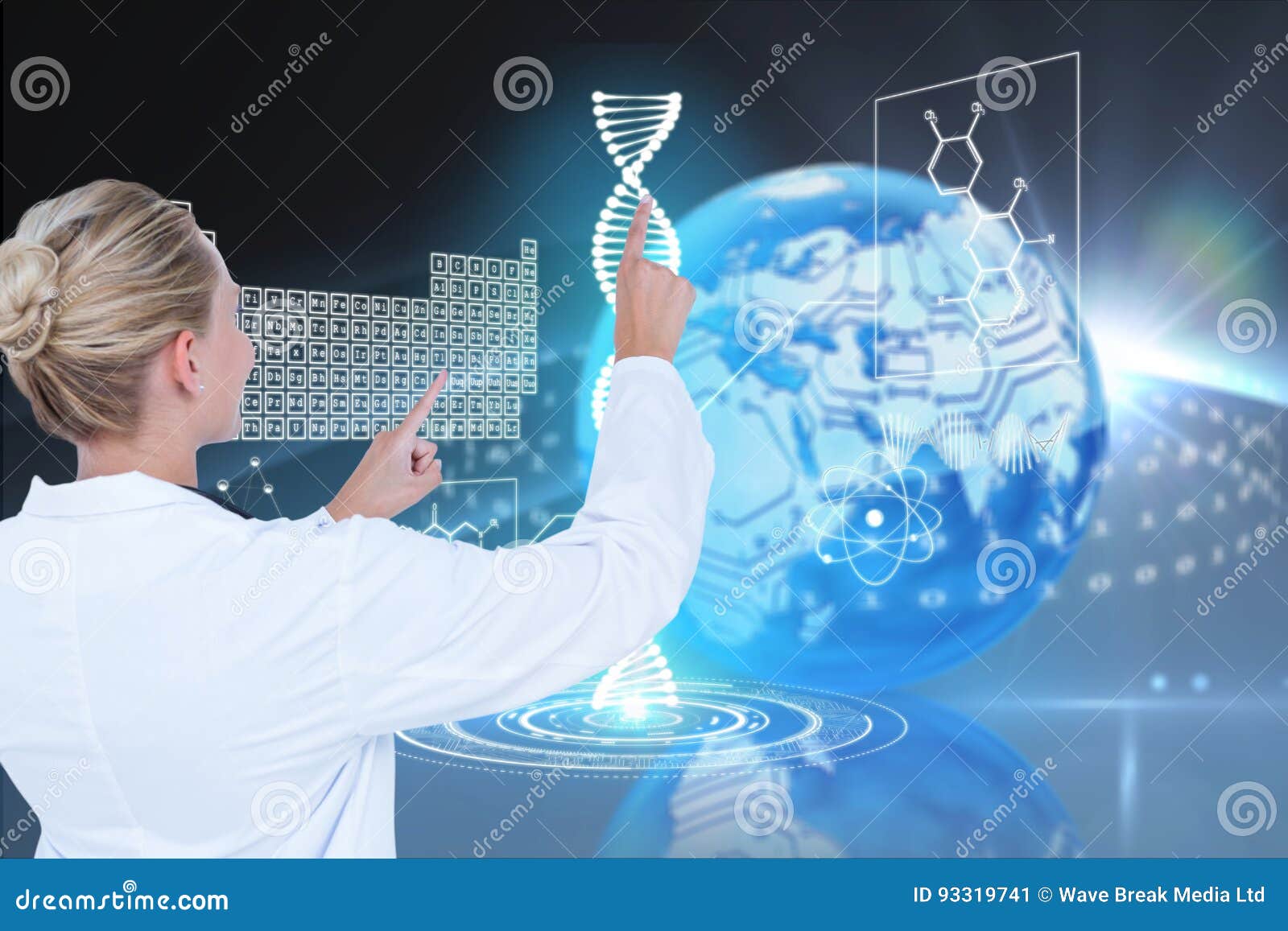 Modelos médicos contra fundos dos gráficos do ADN. Composto de Digitas de modelos médicos com gráficos ou fundos do ADN