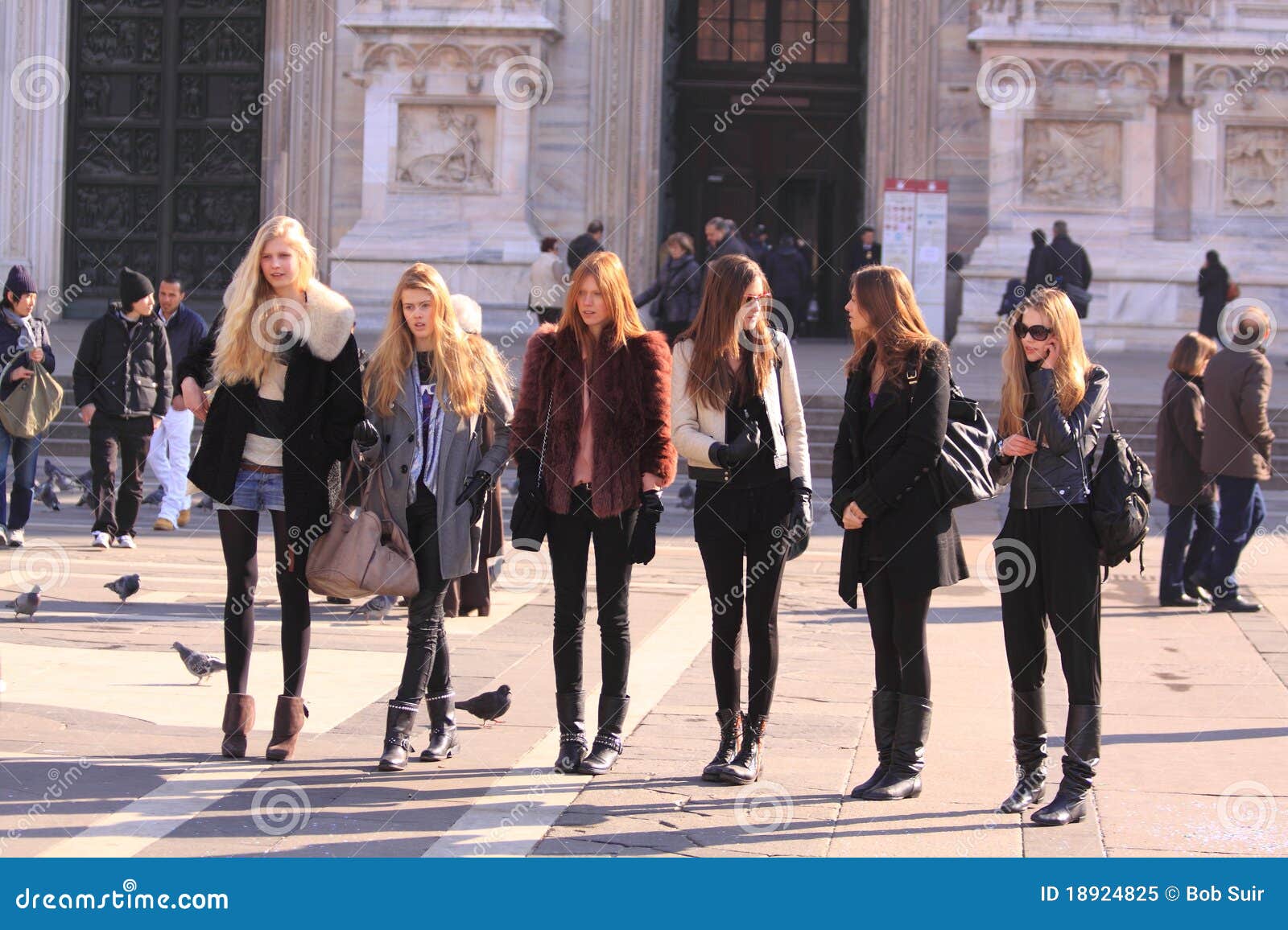Models Backstage Off Duty in the Street Milan Editorial Image ...