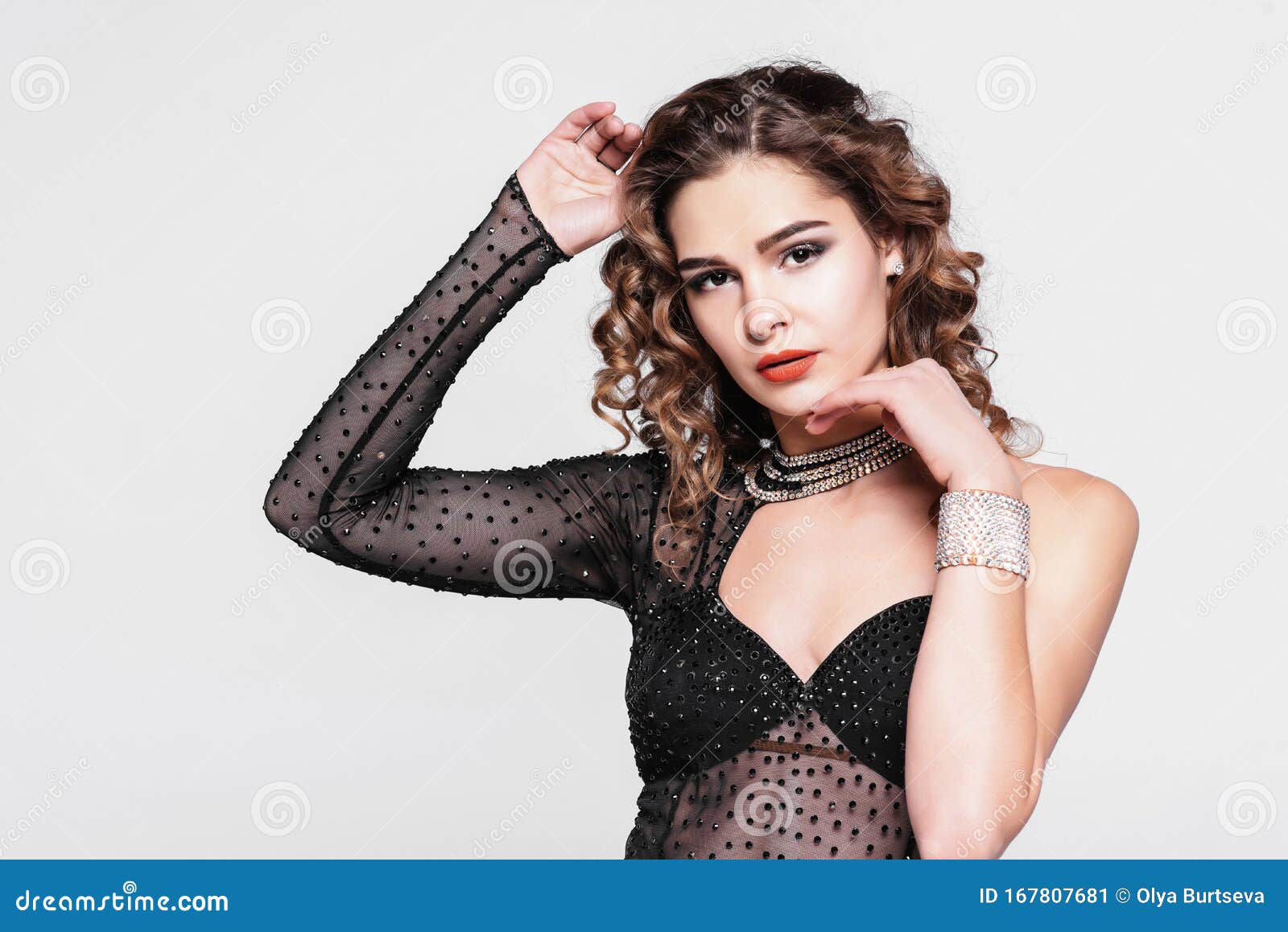 Modeportret Van Jonge Mooie Sexy Vrouw In Juwelen Schoonheidsmeisje