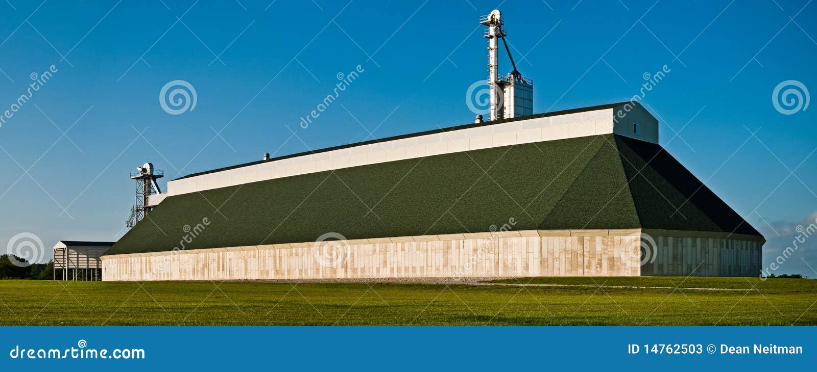 Modern Agriculture stock image. Image of building, rural - 14762503