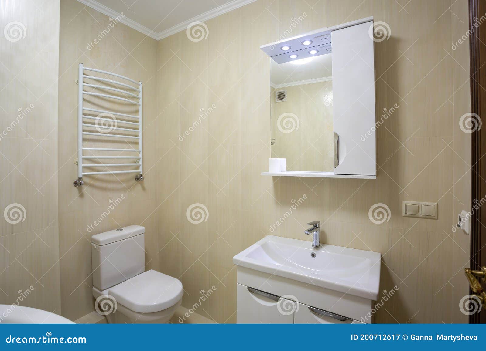 https://thumbs.dreamstime.com/z/modern-bathroom-jacuzzi-bath-staronavodnitskaya-kiev-ukraine-200712617.jpg