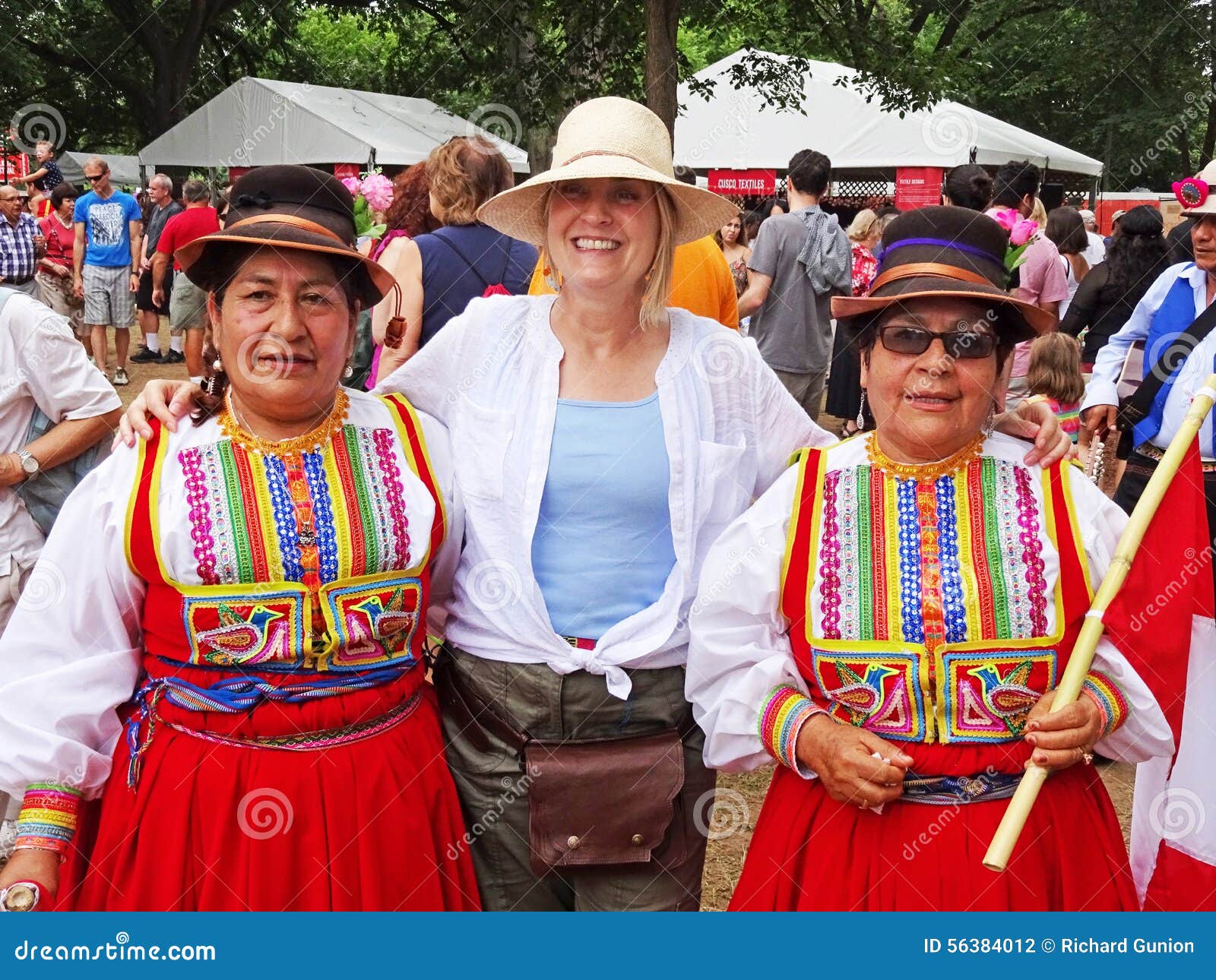 white on white fashion /// dressing up in Cusco, Peru