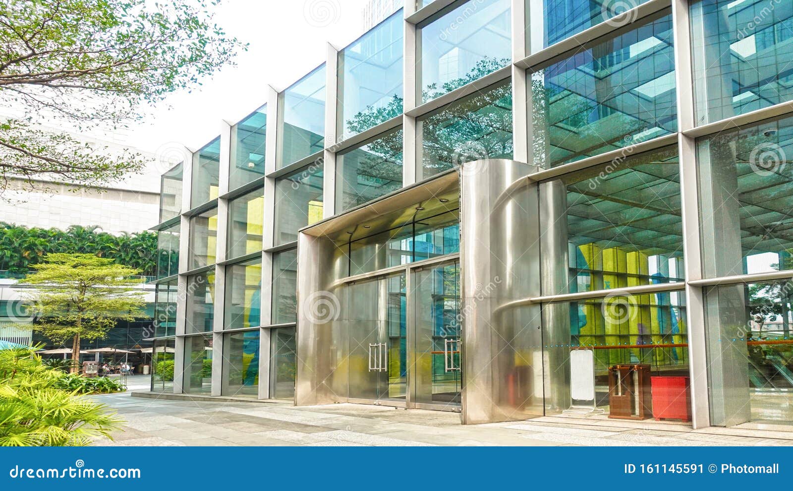 modern commercial building   glass and steel frame structure