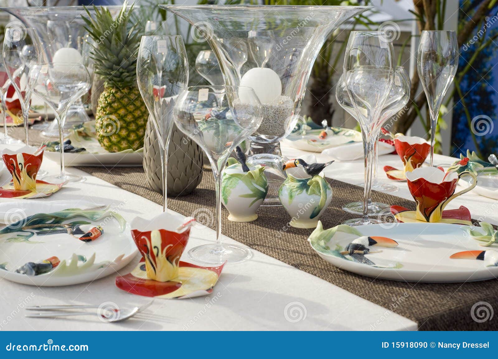 Modern Dining Table Setting Stock Photo - Image: 15918090