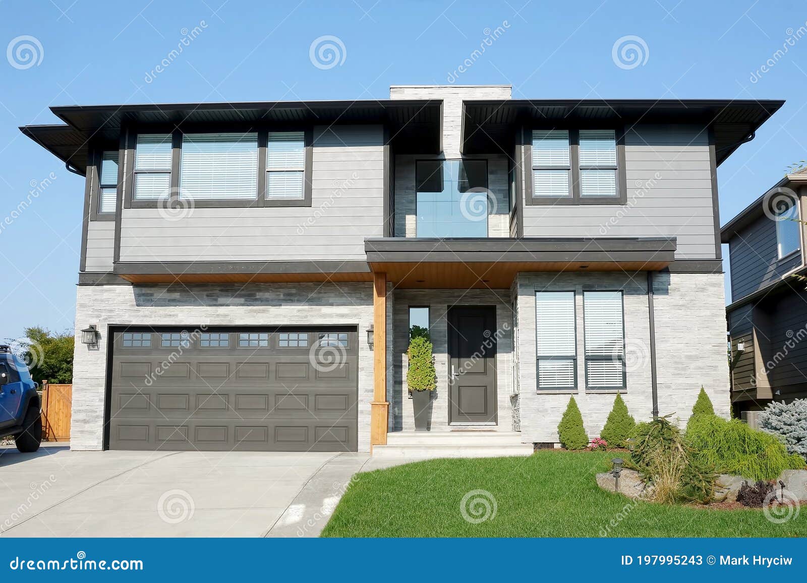 Modern Gray Black Home House Residence Exterior Double Garage Stock Image -  Image Of Custom, Gables: 197995243