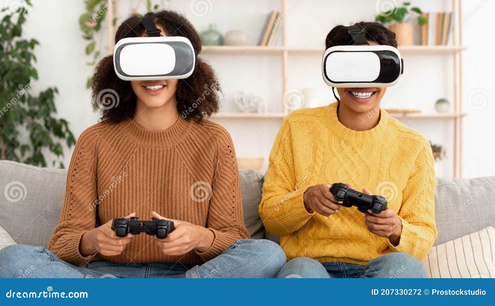 224,816 Playing Online Games Images, Stock Photos, 3D objects