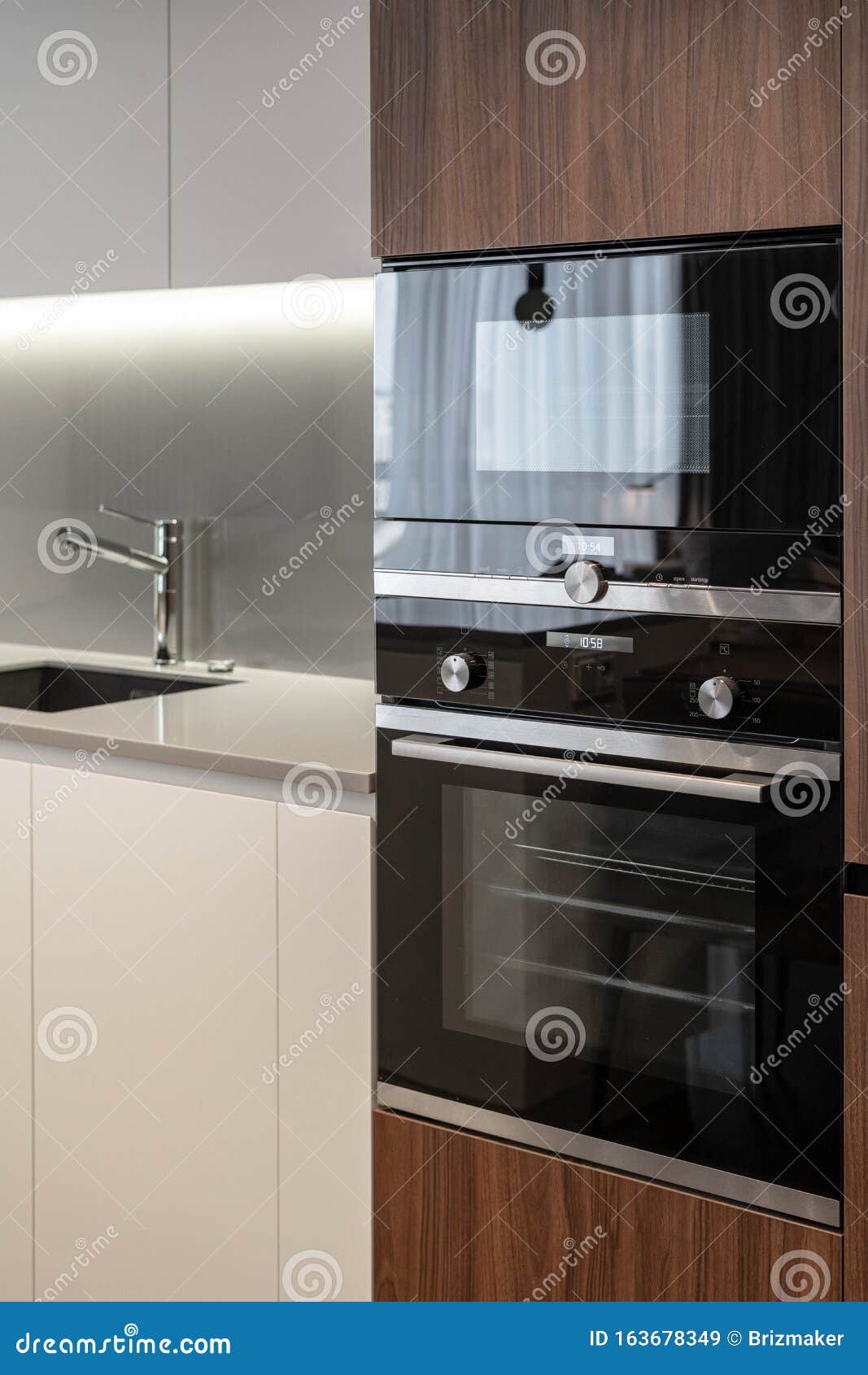 Modern Kitchen In New And Contemporary Apartment Stock Image