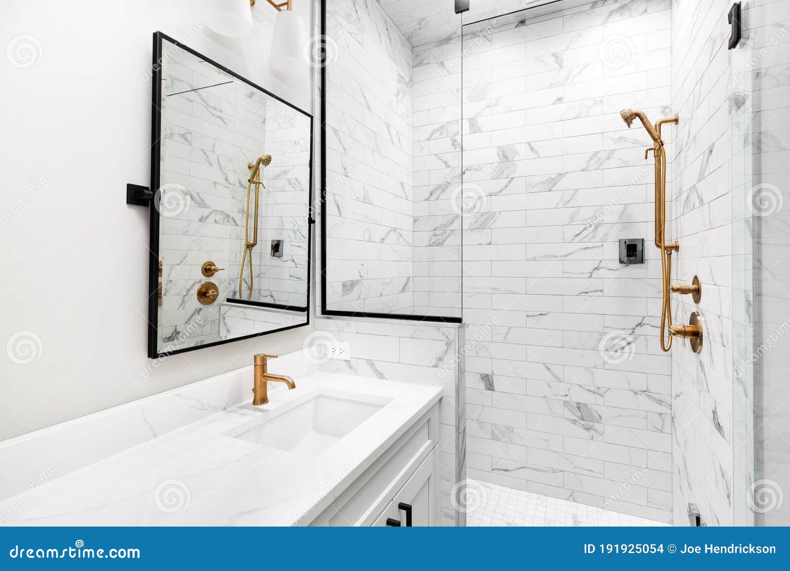 A Modern, Luxury White Bathroom with Gold Hardware. Editorial Stock ...
