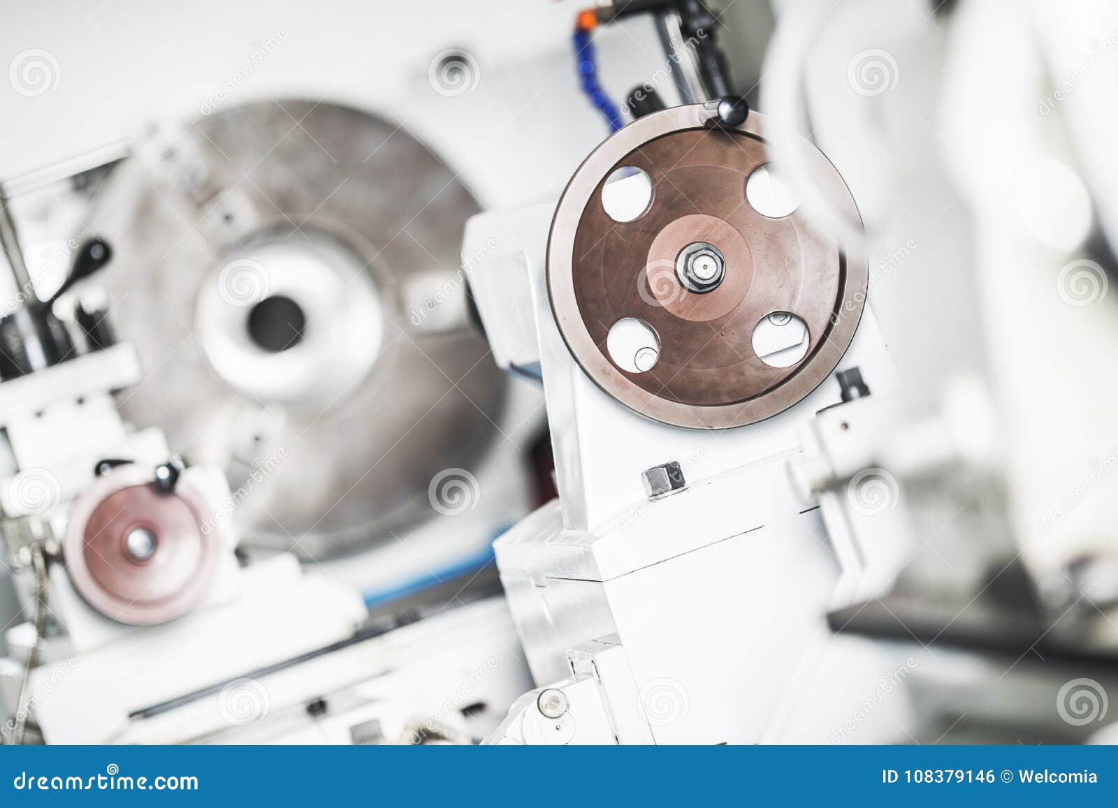 modern metal lathe machine