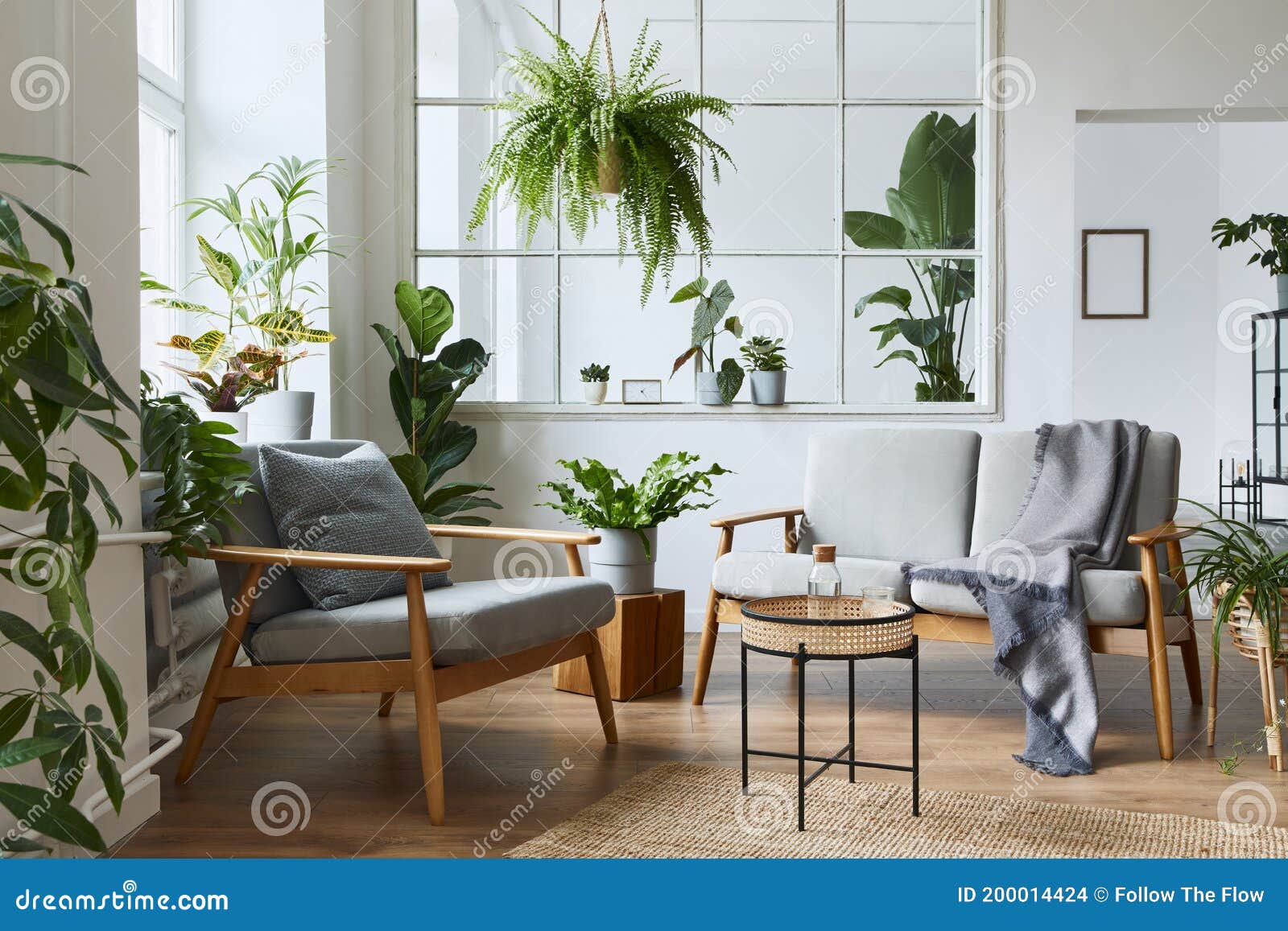 Modern Scandinavisch Interieur Met Design Grijze Sofa-armstoel Voor Veel Planten Stock Foto - Image of decoratie, binnen: 200014424